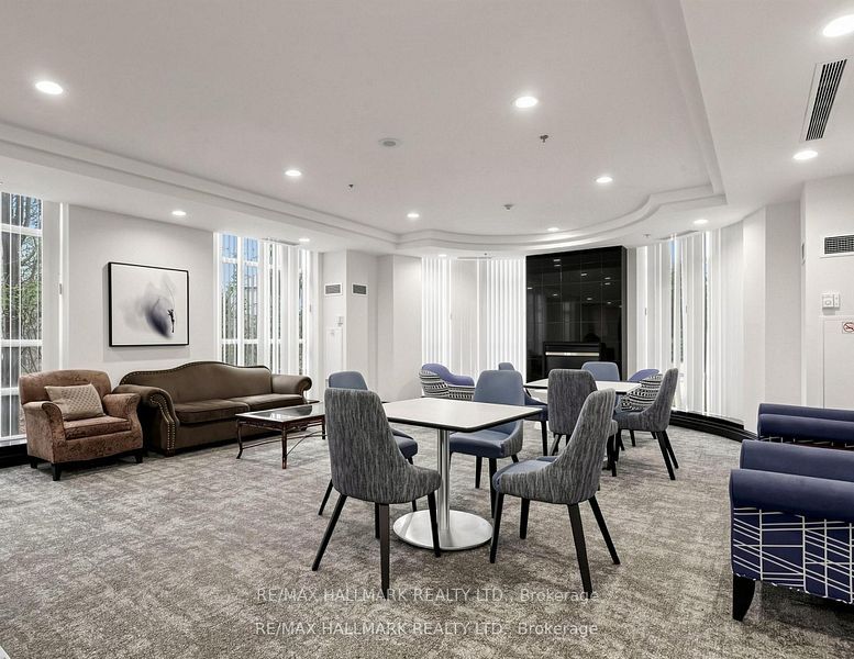 3 Ellesmere Street 106, Richmond Hill, ON L4B 4N2 photo 5