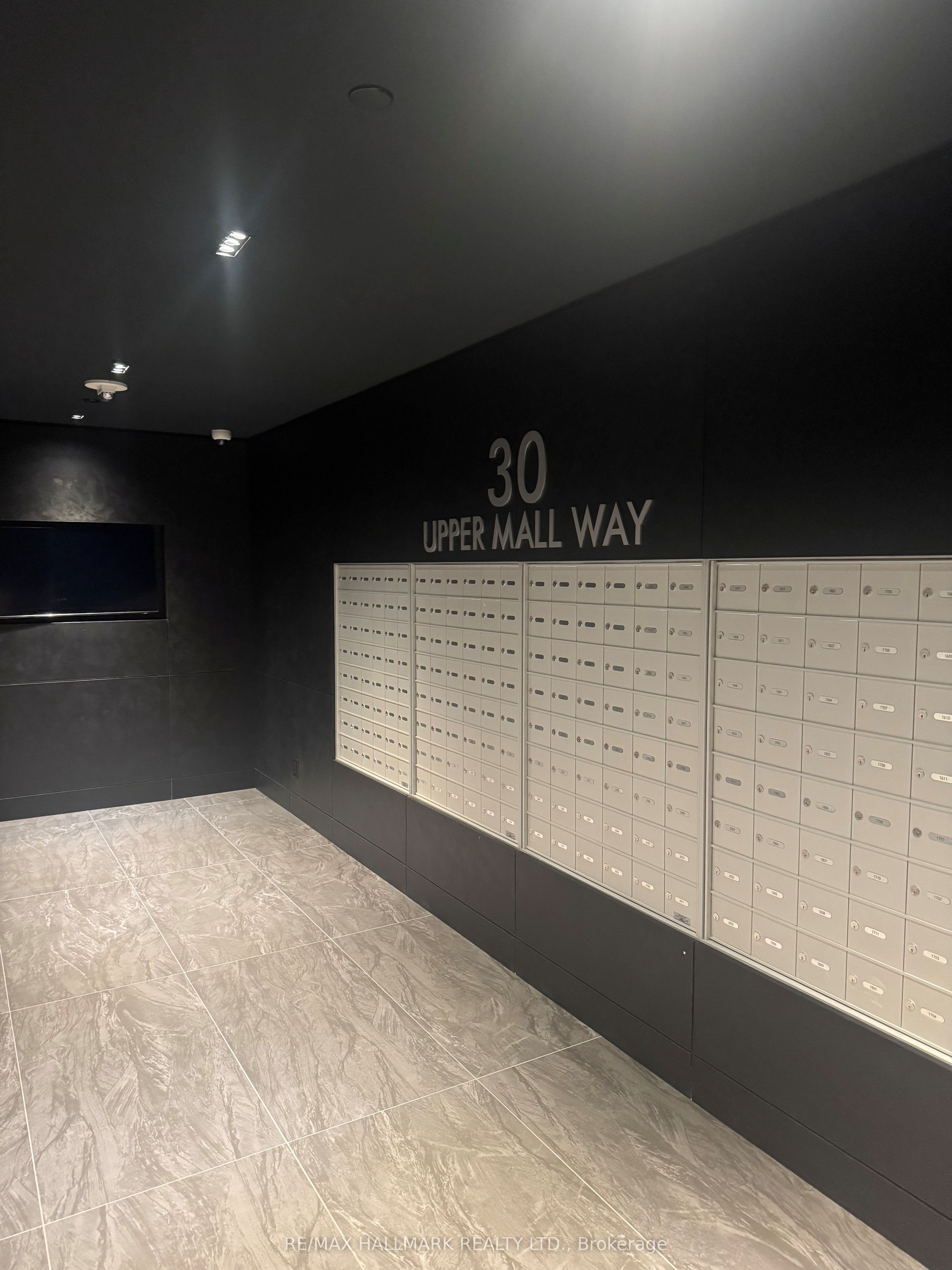 30 Upper Mall Way 2909, Vaughan, ON L4J 0L7 photo 2