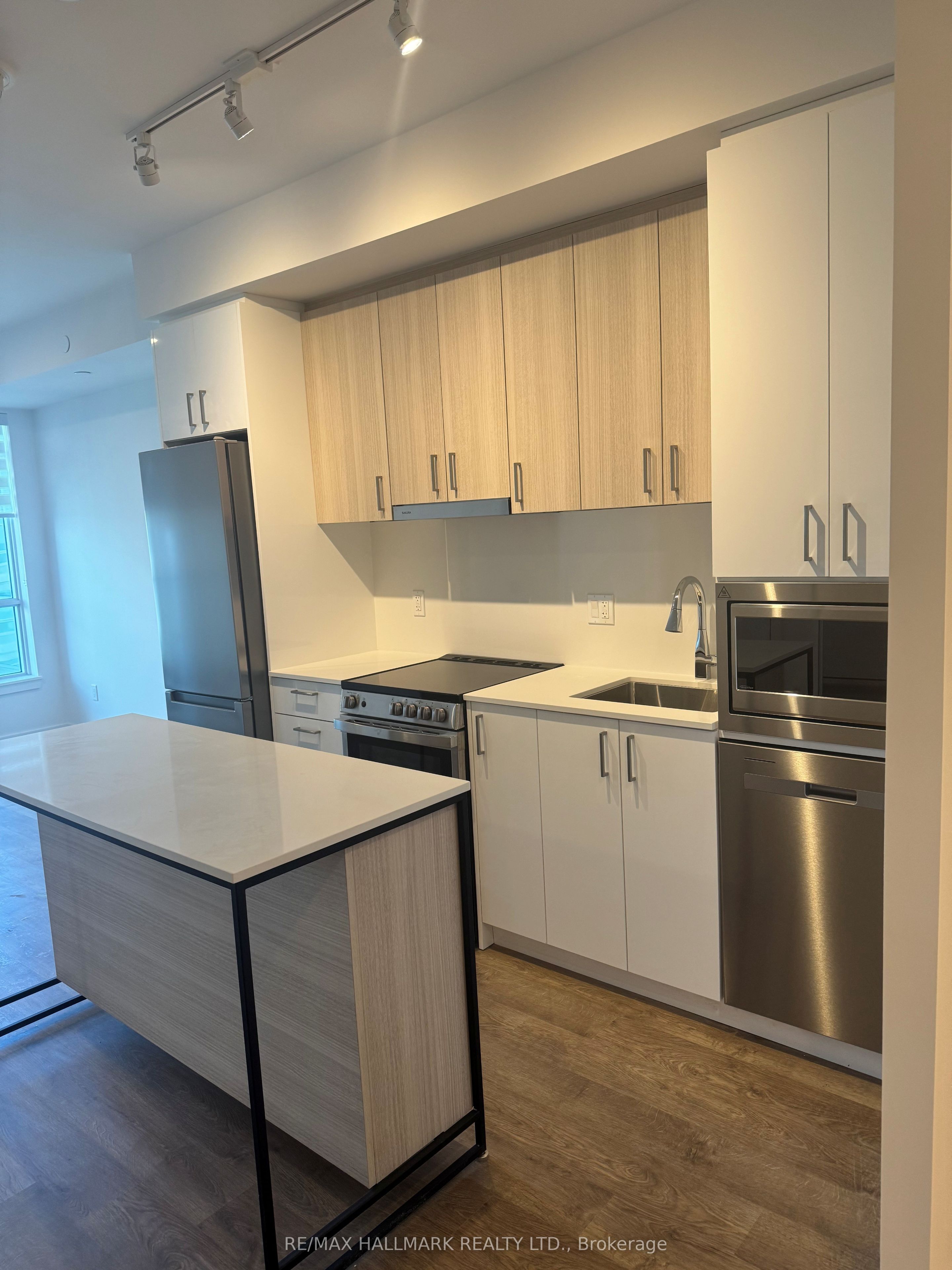 30 Upper Mall Way 2909, Vaughan, ON L4J 0L7 photo 4