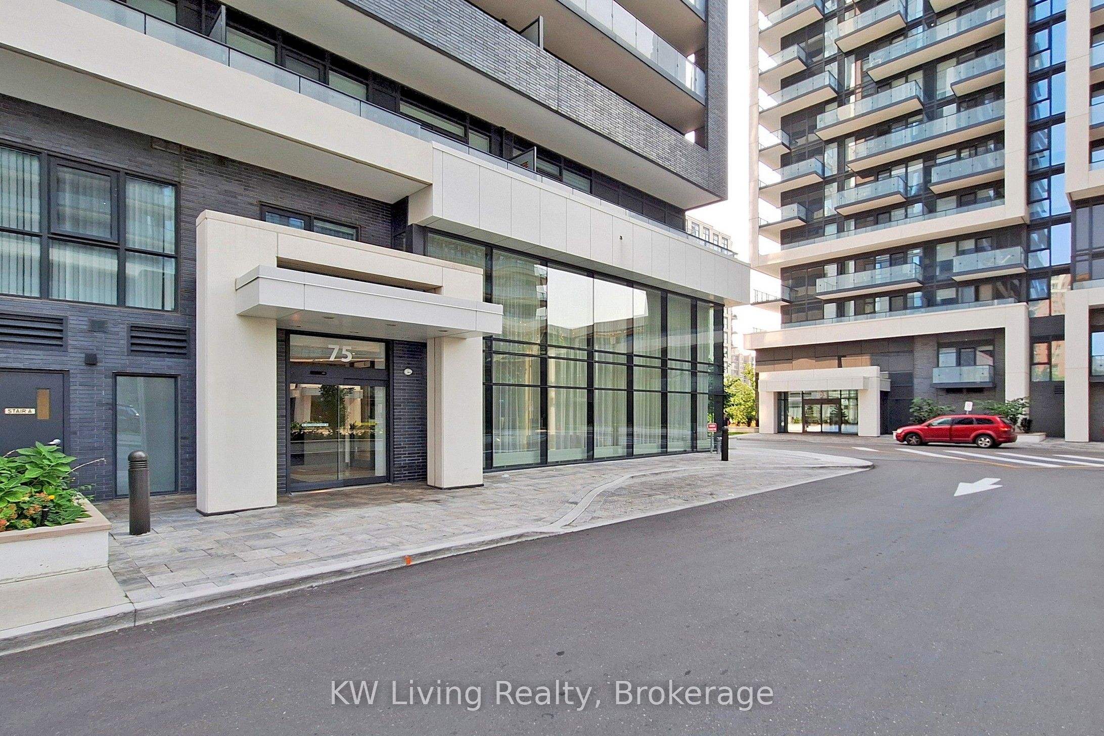 75 Oneida Crescent 1703, Richmond Hill, ON L4B 0H3 photo 5