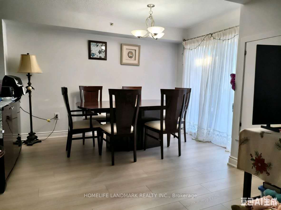 75 Weldrick Road E 818, Richmond Hill, ON L4C 0H9 photo 3
