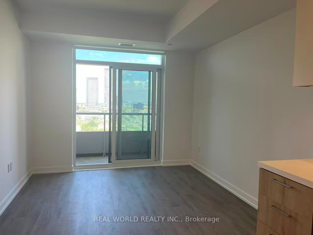 21 Meadowdale Road 1103, Vaughan, ON L4K 0H6 photo 5