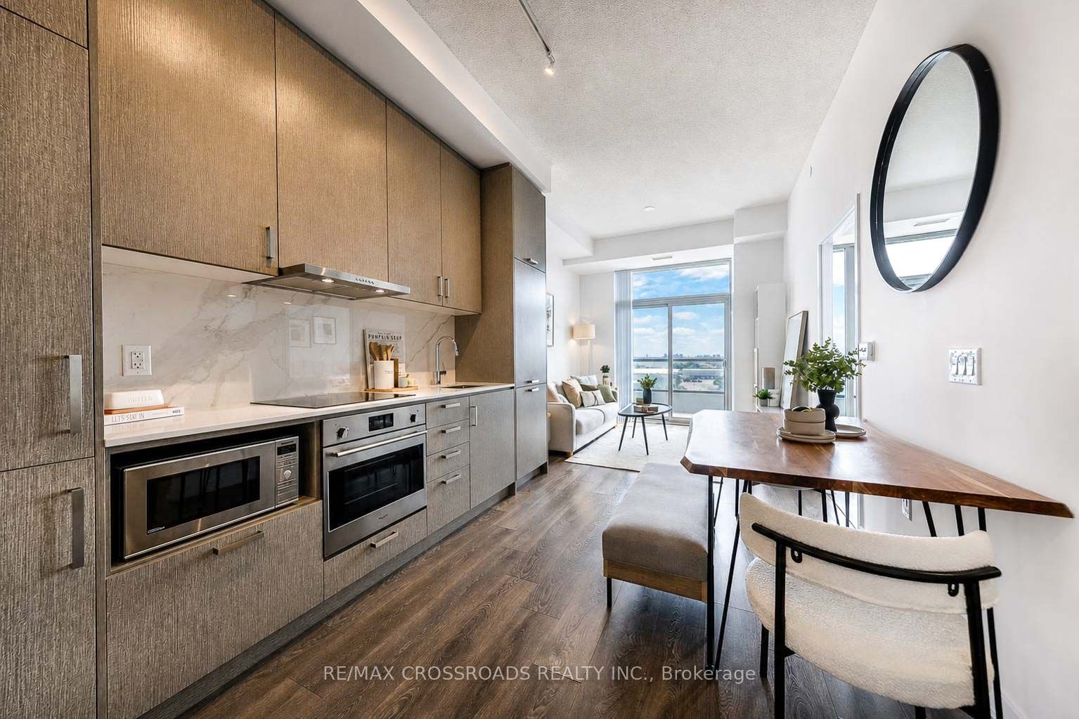 60 Honeycrisp Crescent 917, Vaughan, ON L4K 0N5 photo 3