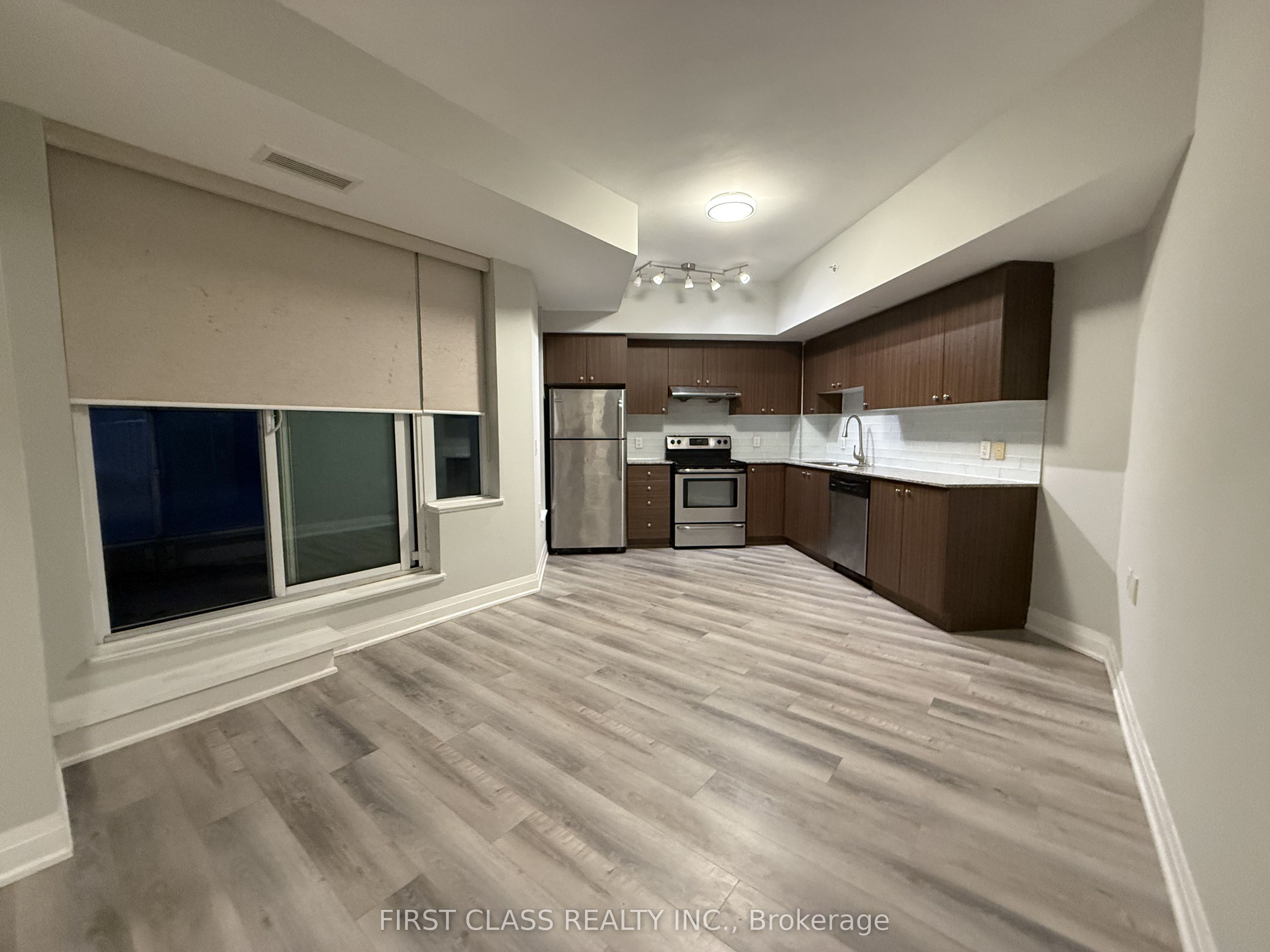 8323 Kennedy Road 228, Markham, ON L3R 5W7 photo 2