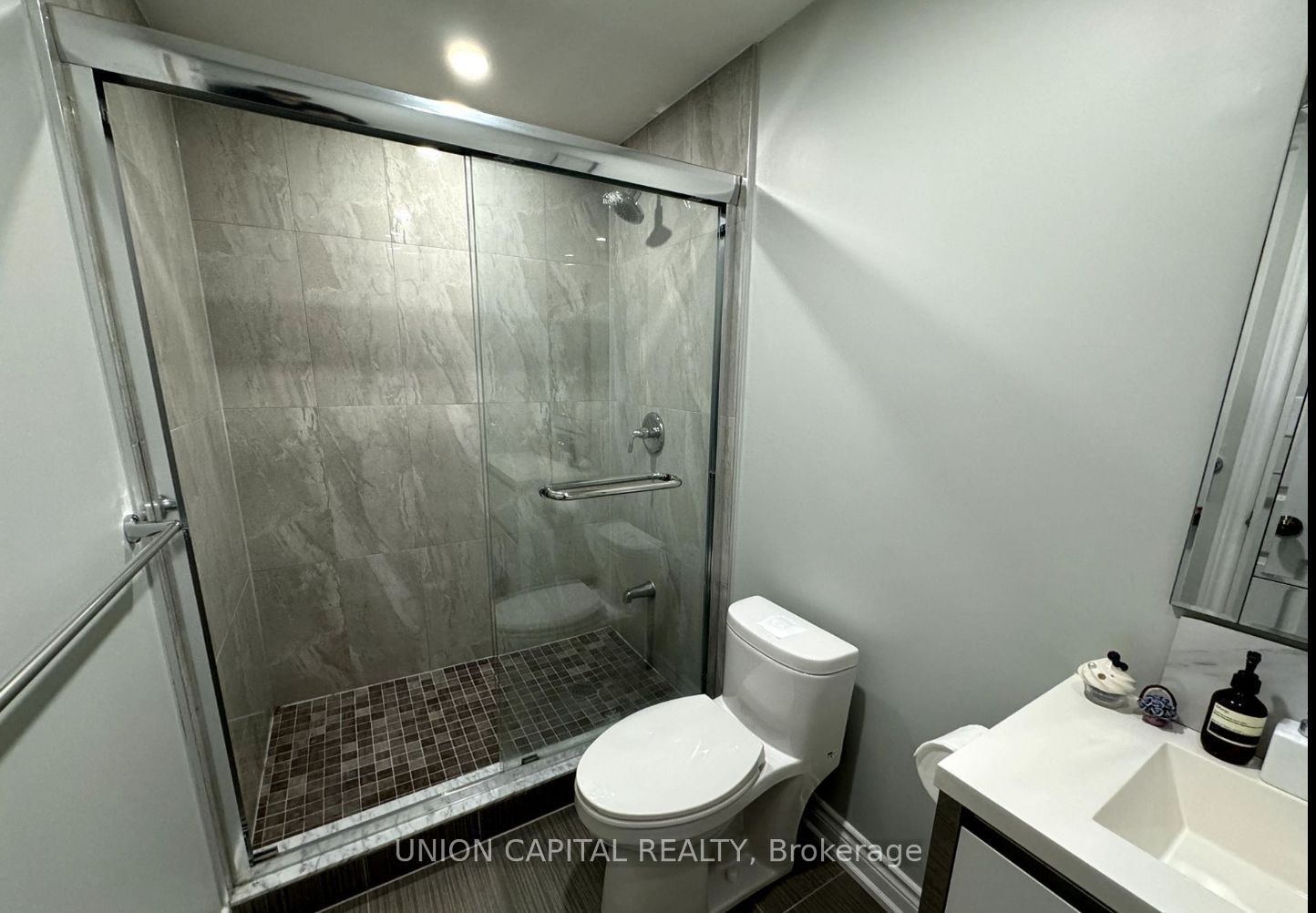 41 MANILA Avenue, Markham, ON L3R 0K6 photo 3
