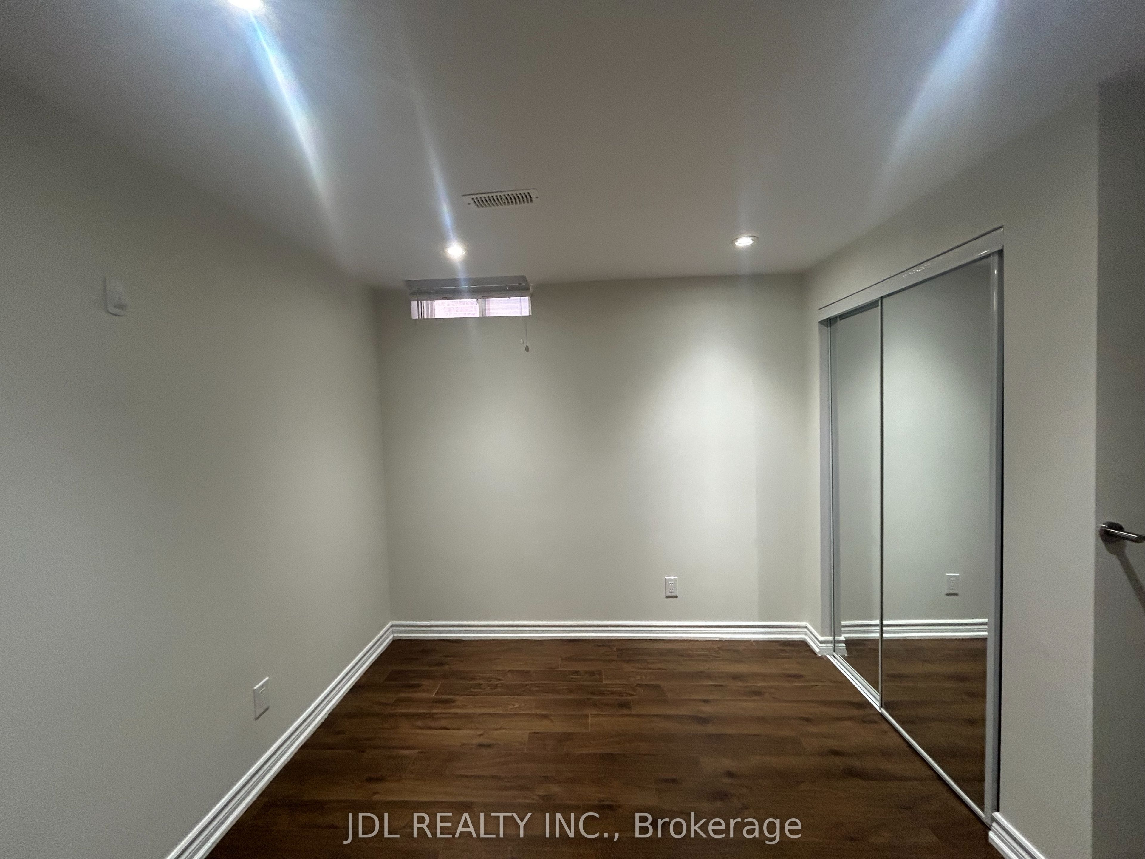 36 Bendamere Cre Crescent Two-Bedroom Bsmt, Markham, ON L3P 6Y1 photo 5