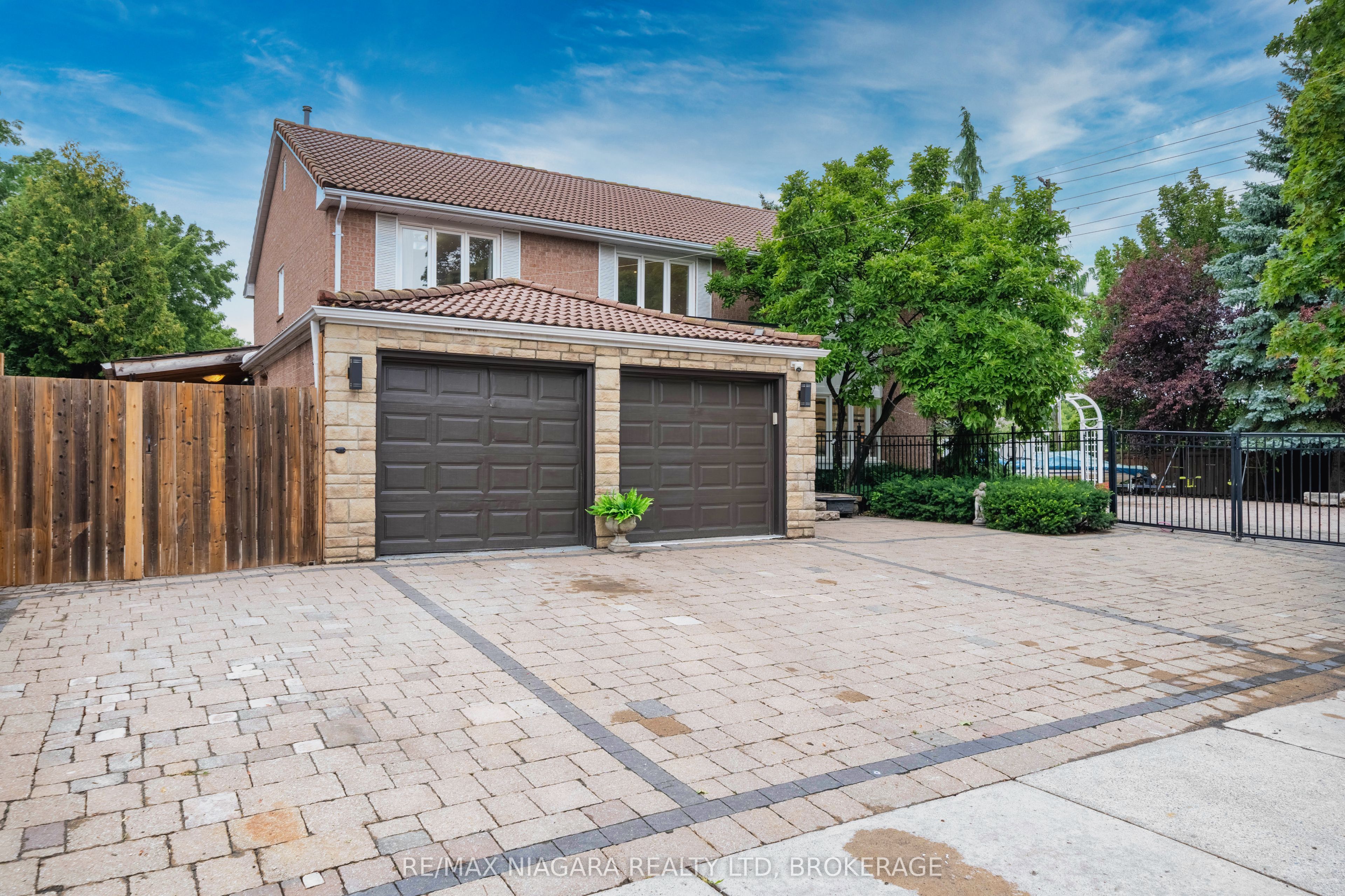2 Aitken Circle, Markham, ON L3R 7K6 photo 2