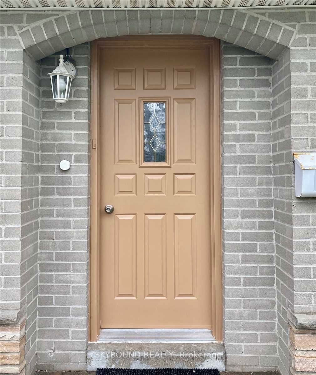 165 Orchard Heights Boulevard, Aurora, ON L4G 3A3