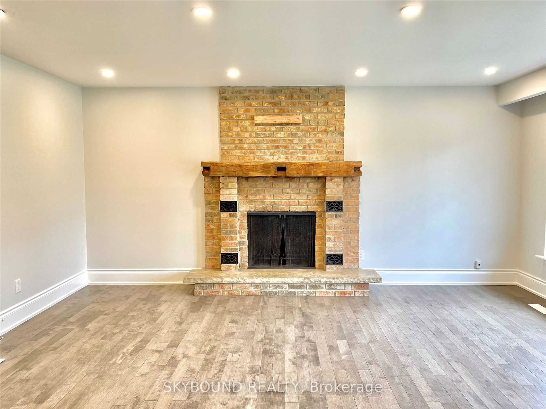 165 Orchard Heights Boulevard, Aurora, ON L4G 3A3 photo 4