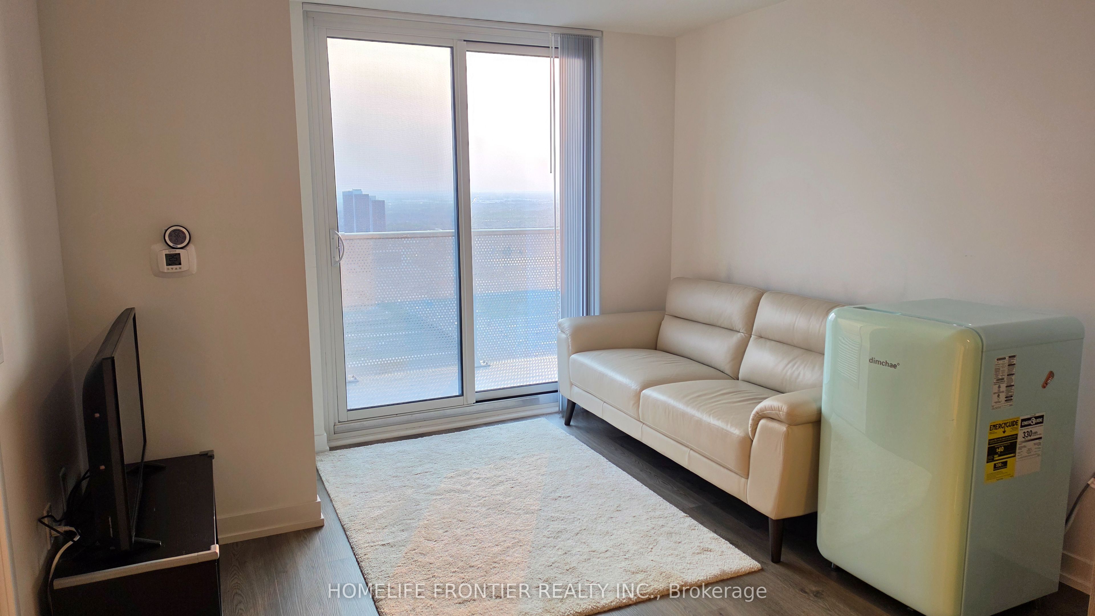 195 Commerce Street 4007, Vaughan, ON L4K 0P9 photo 2