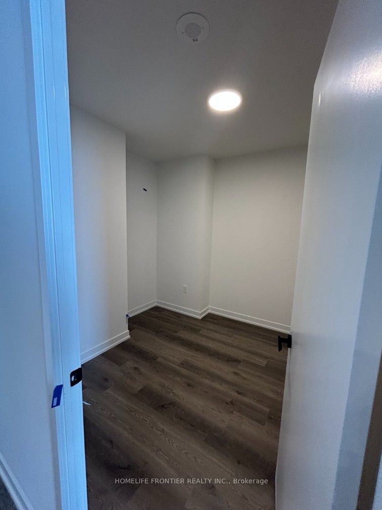 195 Commerce Street 4007, Vaughan, ON L4K 0P9 photo 5