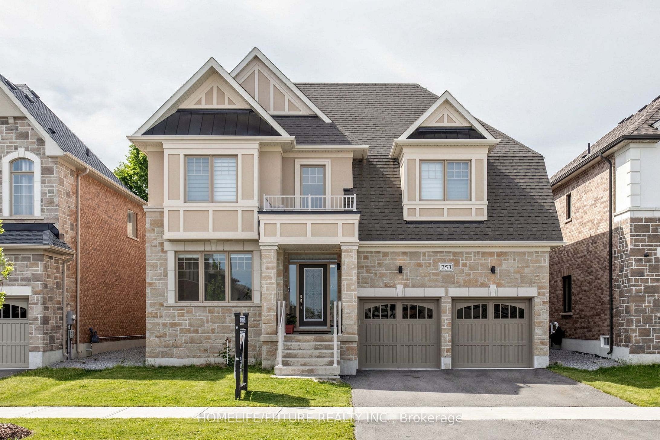 253 Danny Wheeler Boulevard, Georgina, ON L4P 0J9