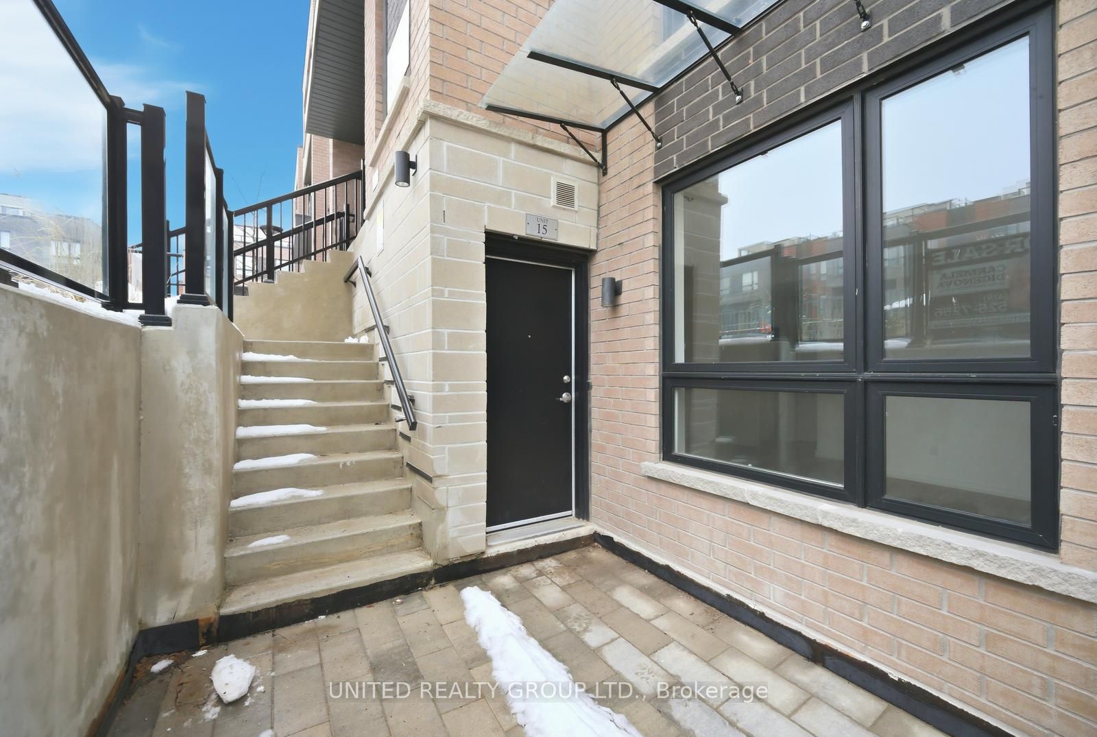15 Lytham Green Circle 15, Newmarket, ON L3Y 0H3 photo 4