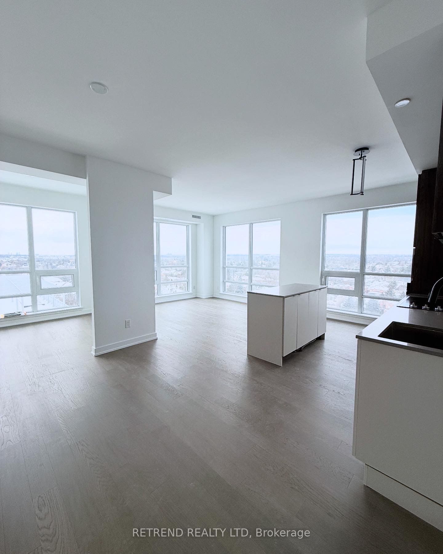 8888 Yonge Street 902, Richmond Hill, ON L4C 6Z1