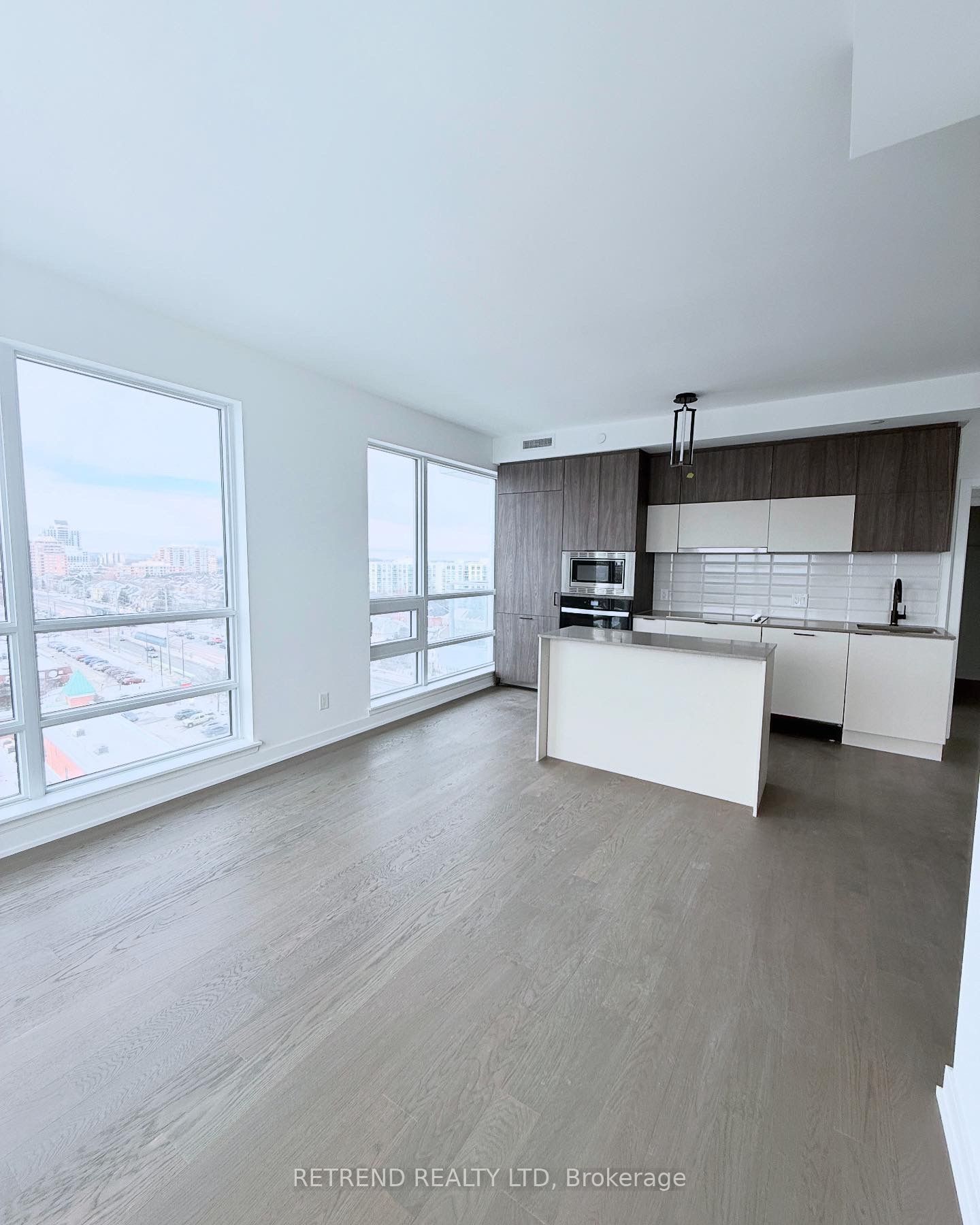 8888 Yonge Street 902, Richmond Hill, ON L4C 6Z1 photo 2