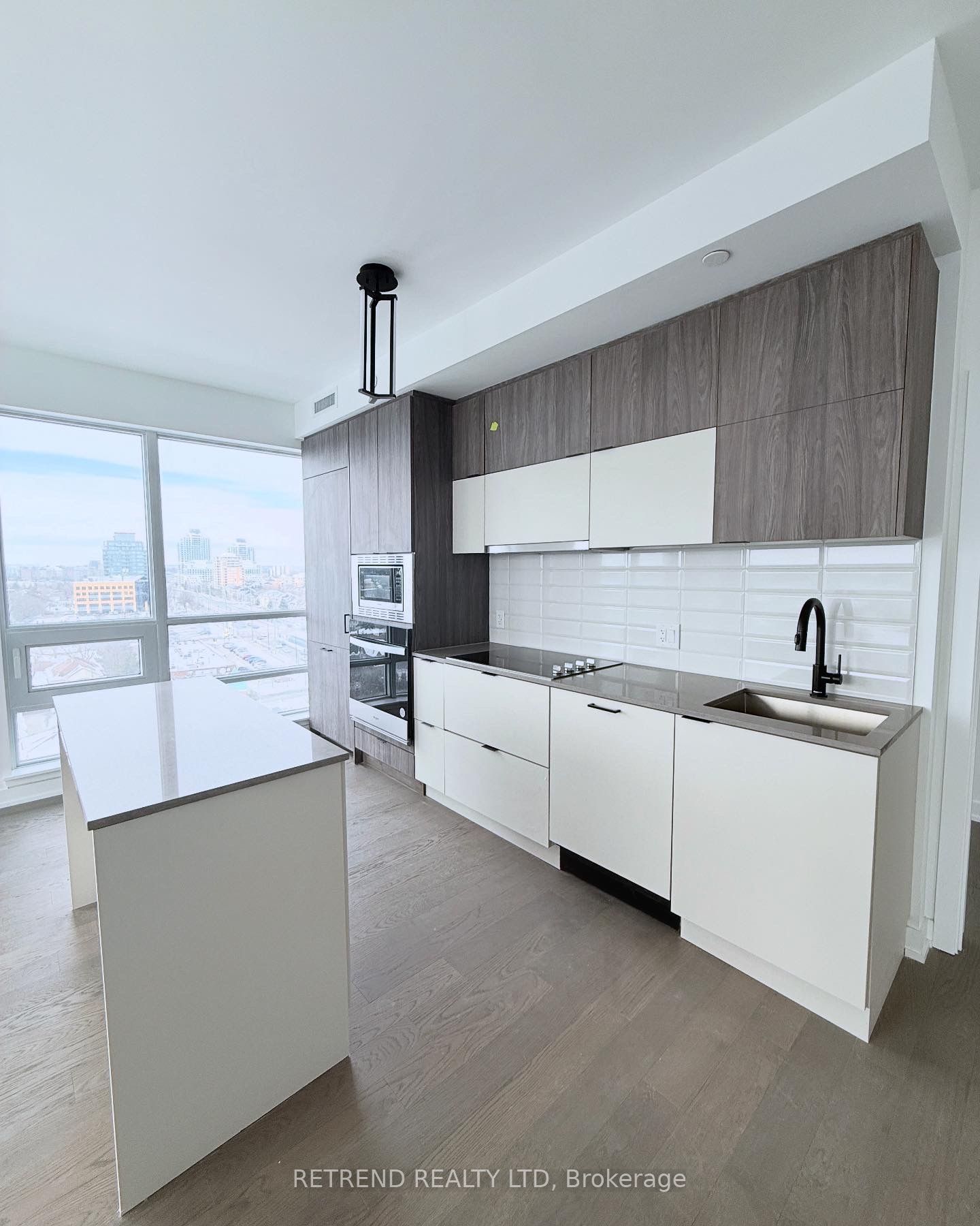 8888 Yonge Street 902, Richmond Hill, ON L4C 6Z1 photo 3