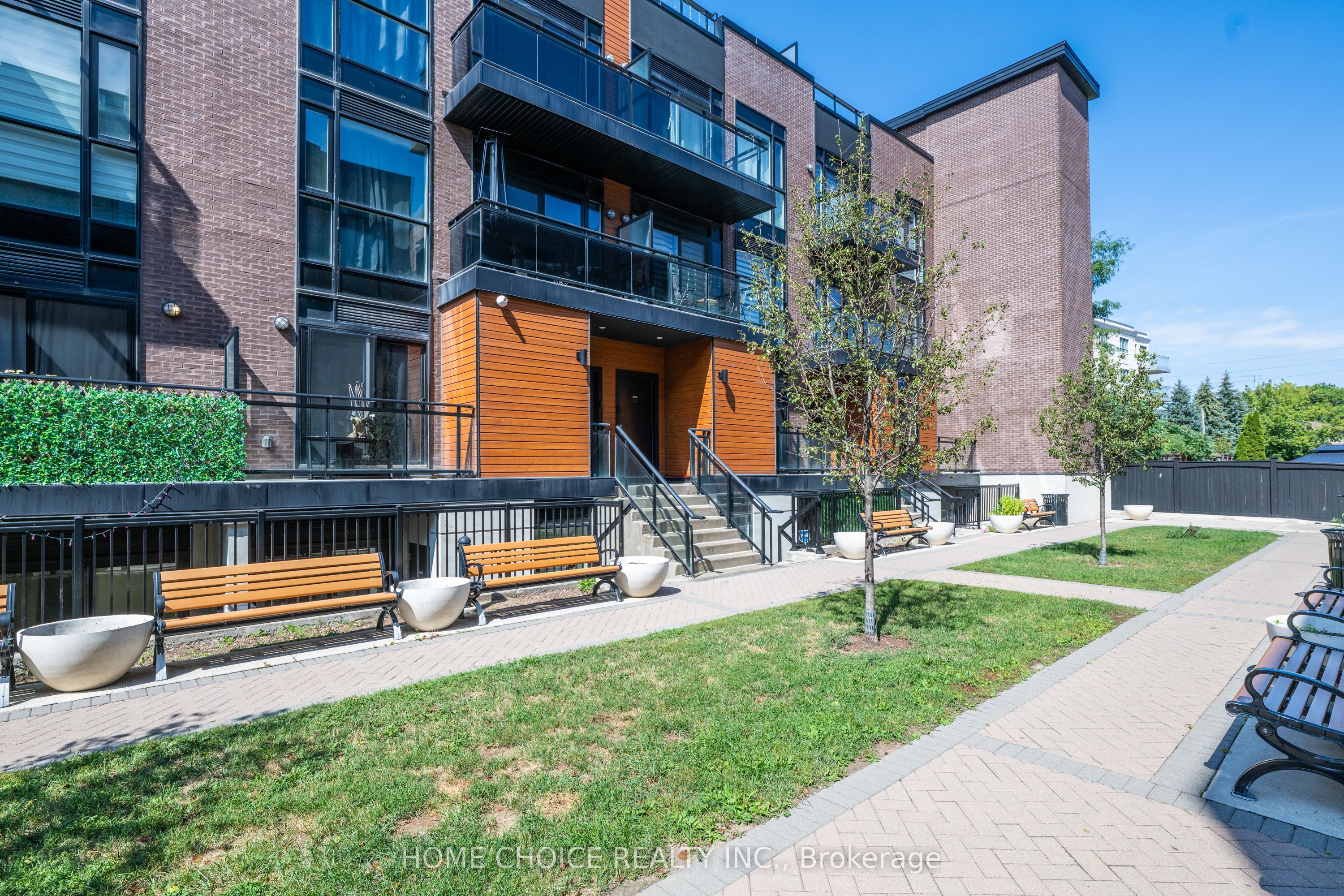 5289 Highway 7 Highway W D704, Vaughan, ON L4L 0J1 photo 2