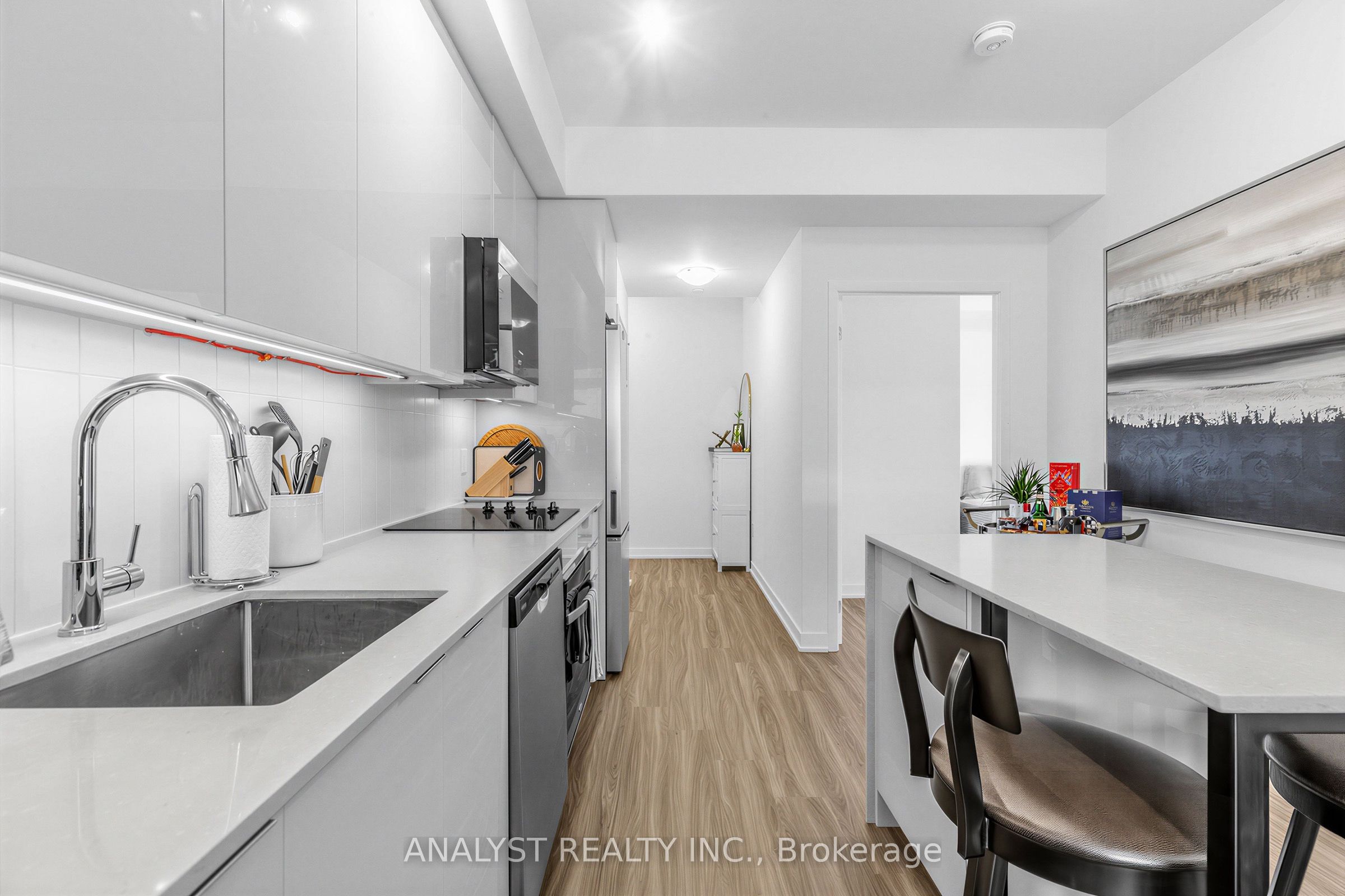 498 Caldari Road 522, Vaughan, ON L4K 0R6 photo 5