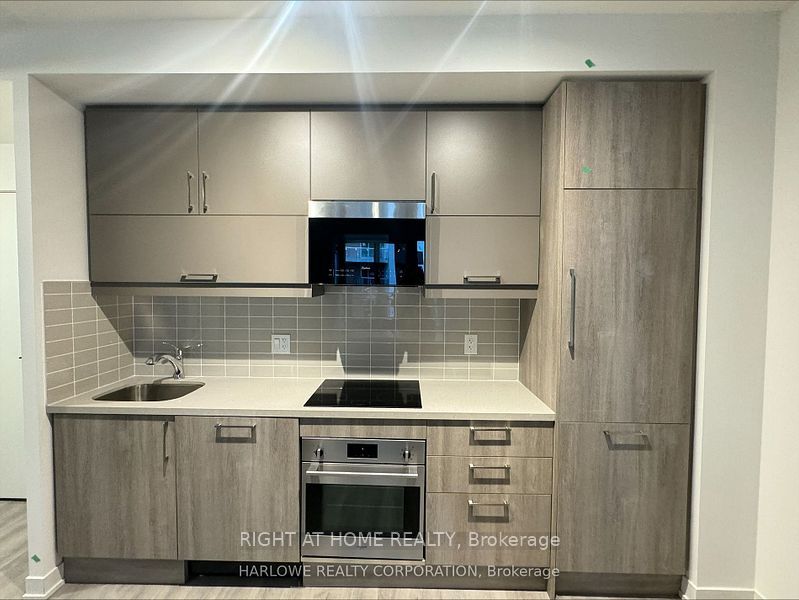 8119 Birchmount Road 930, Markham, ON L6G 0H5 photo 5