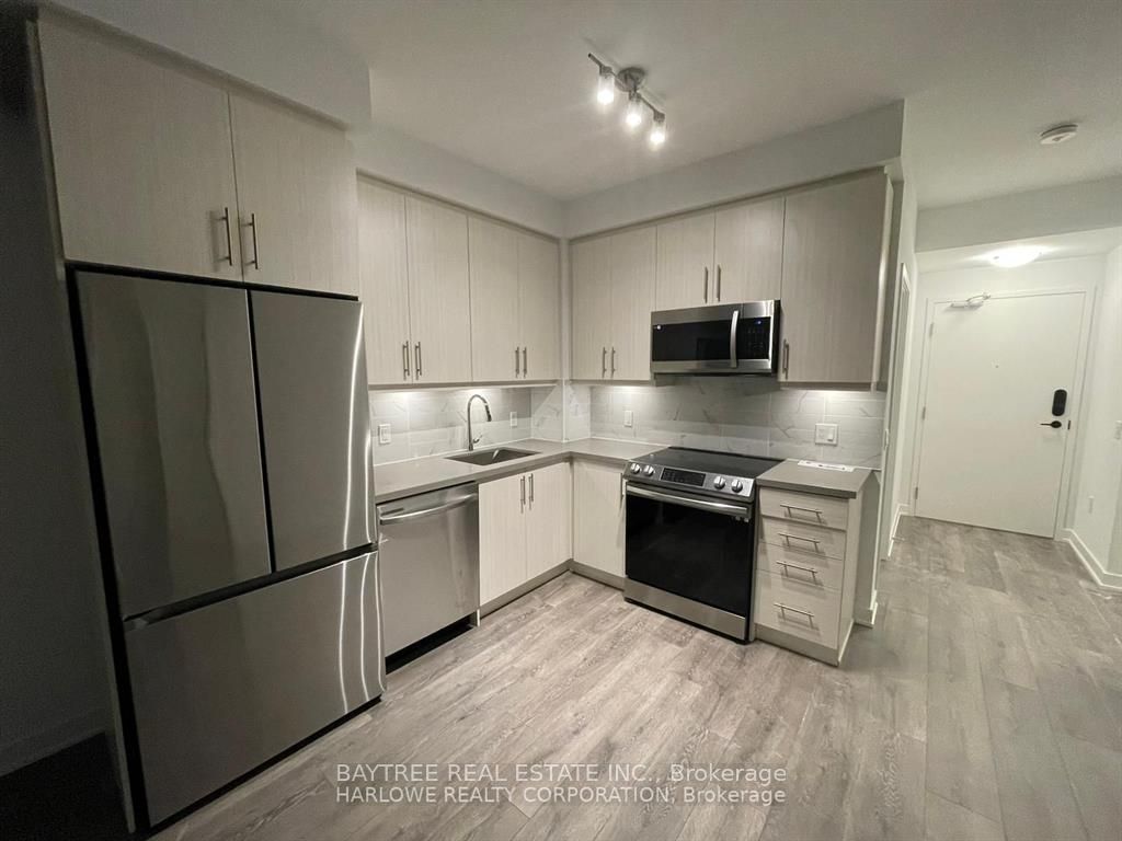 105 Oneida Crescent 911, Richmond Hill, ON L4B 0B1