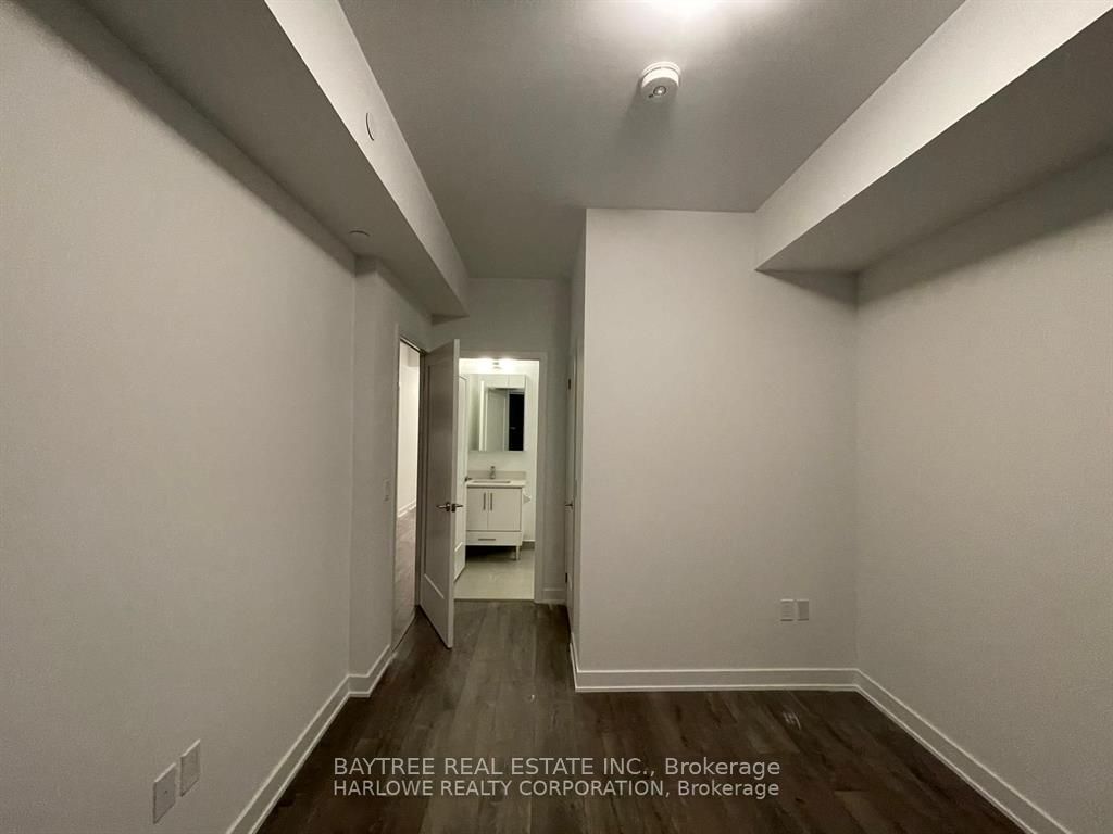 105 Oneida Crescent 911, Richmond Hill, ON L4B 0B1 photo 5