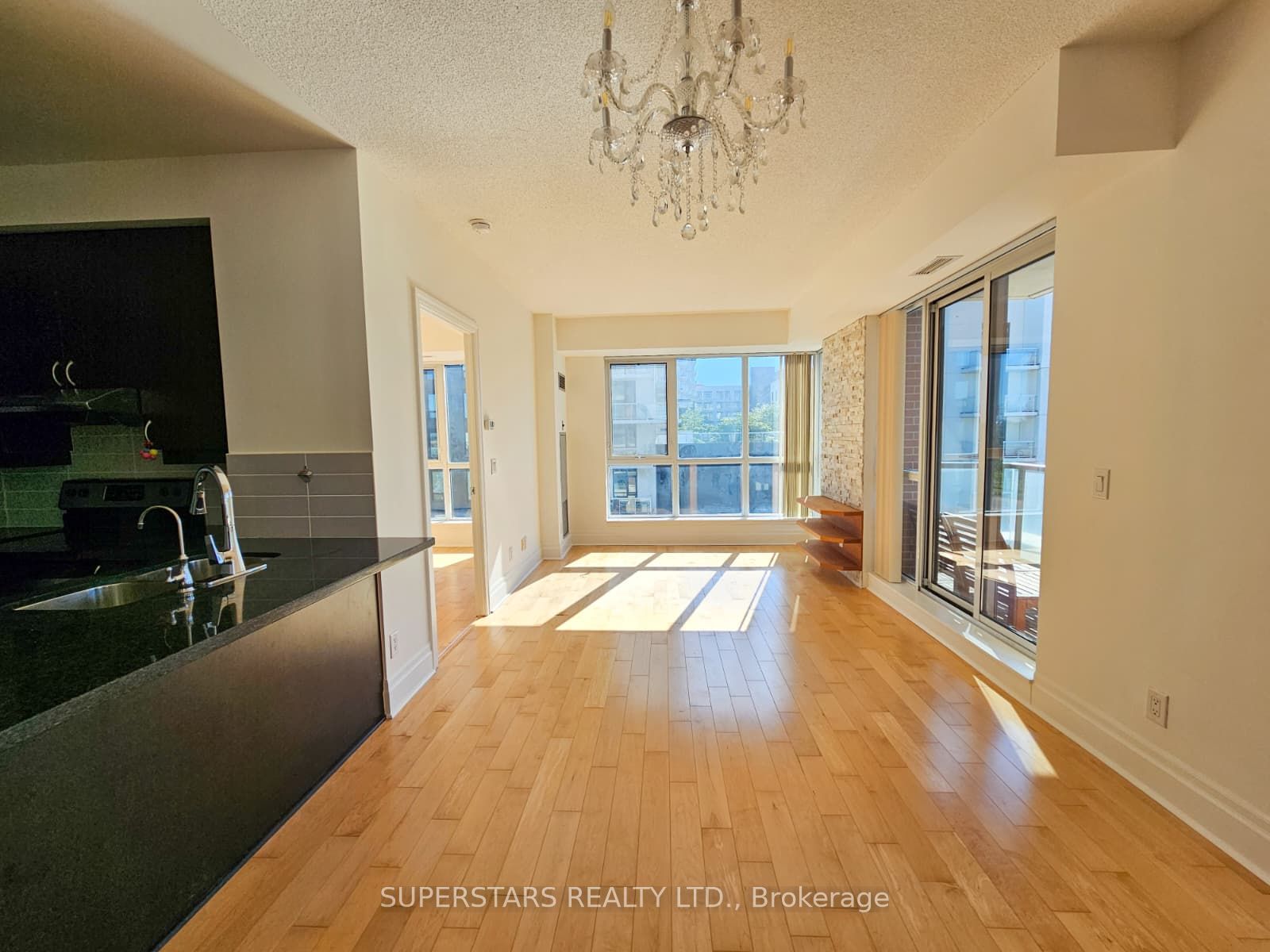 1 Upper Duke Crescent 509, Markham, ON L6G 0B6 photo 2