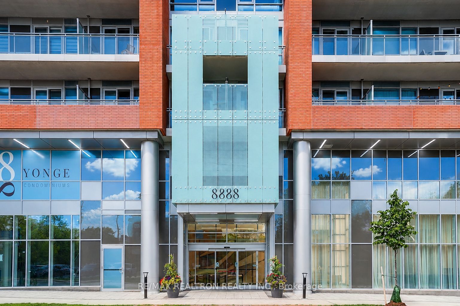 8888 Yonge Street 426, Richmond Hill, ON L4C 5V6 photo 2