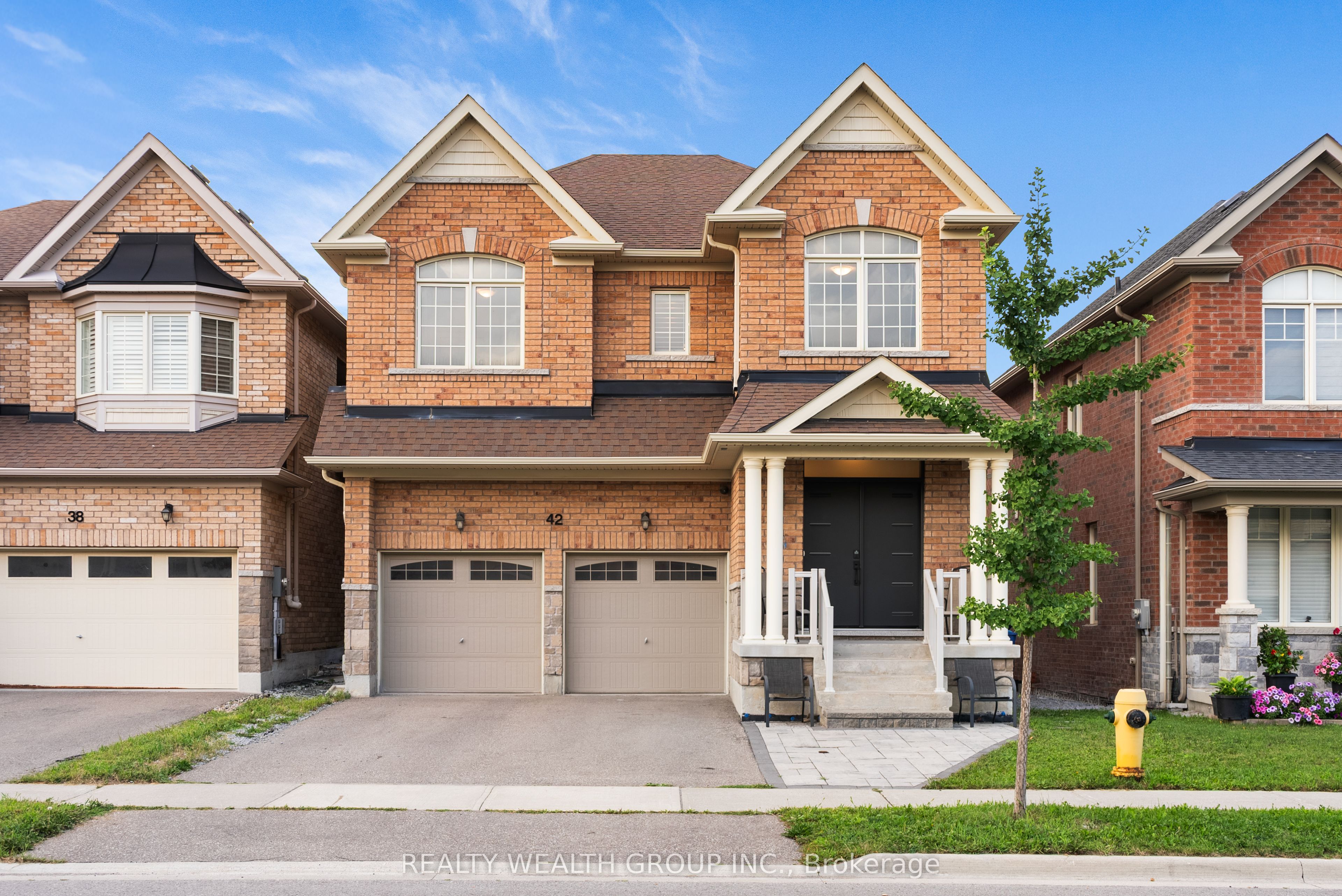 42 Mondial Crescent, East Gwillimbury, ON L9N 0S2