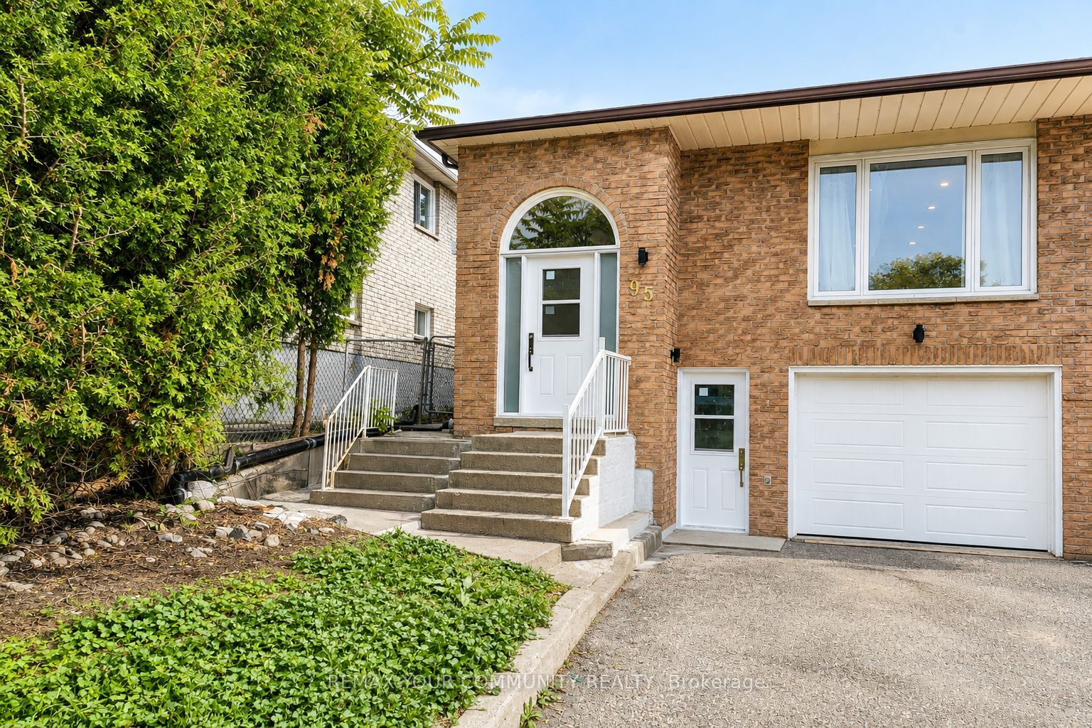 95 Maplegrove Avenue BSM, Bradford West Gwillimbury, ON L3Z 1R9