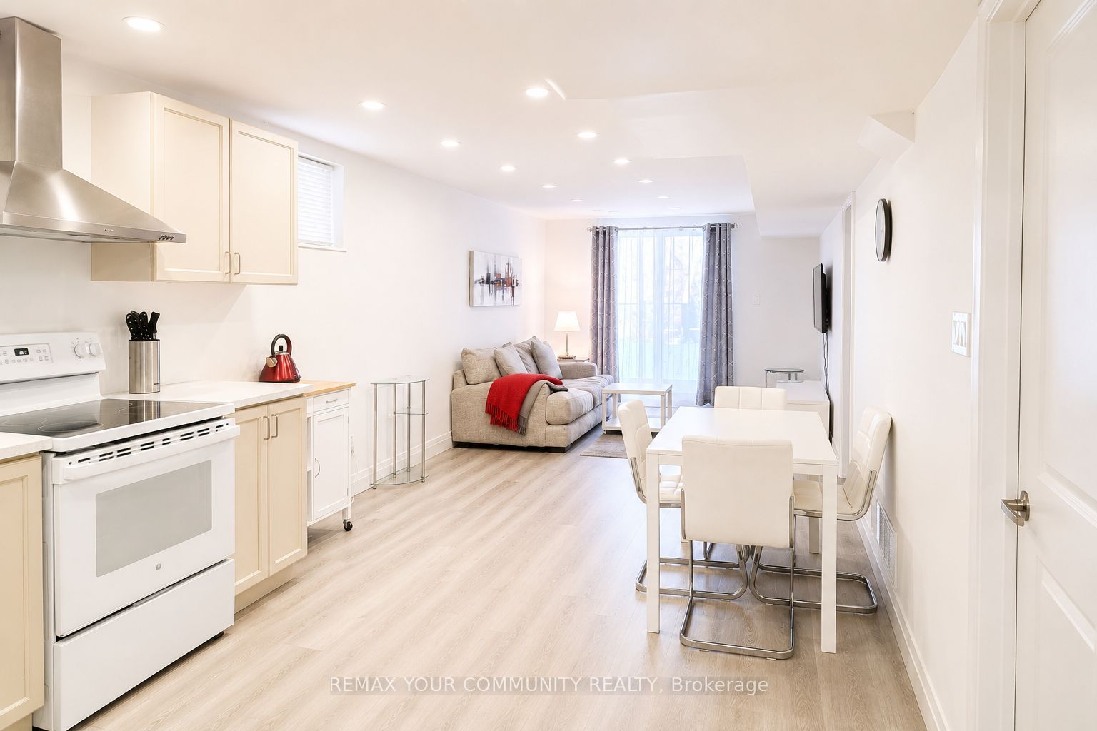 95 Maplegrove Avenue BSM, Bradford West Gwillimbury, ON L3Z 1R9 photo 4