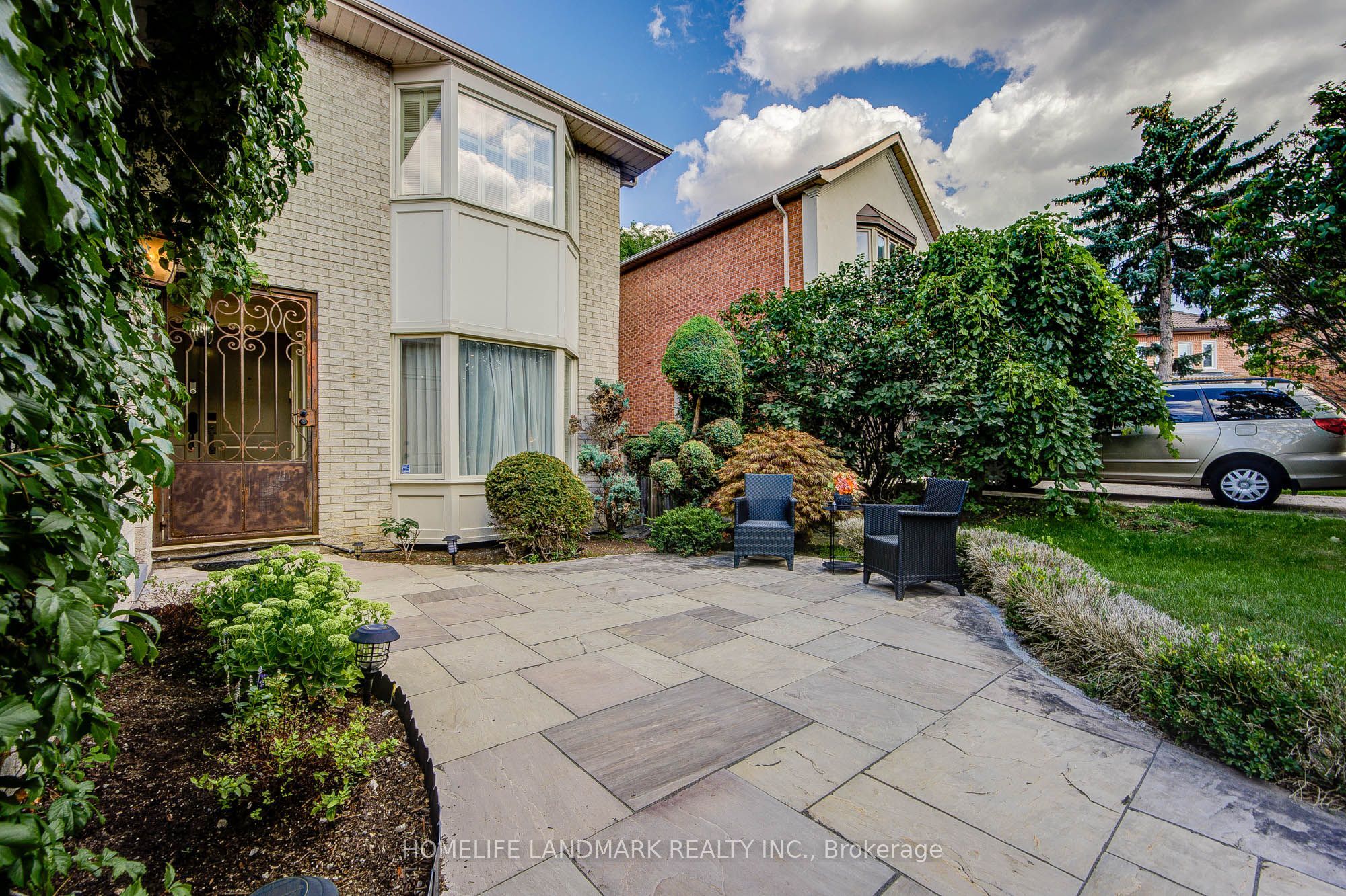 37 Maimonides Court, Vaughan, ON L4J 4X8 photo 2