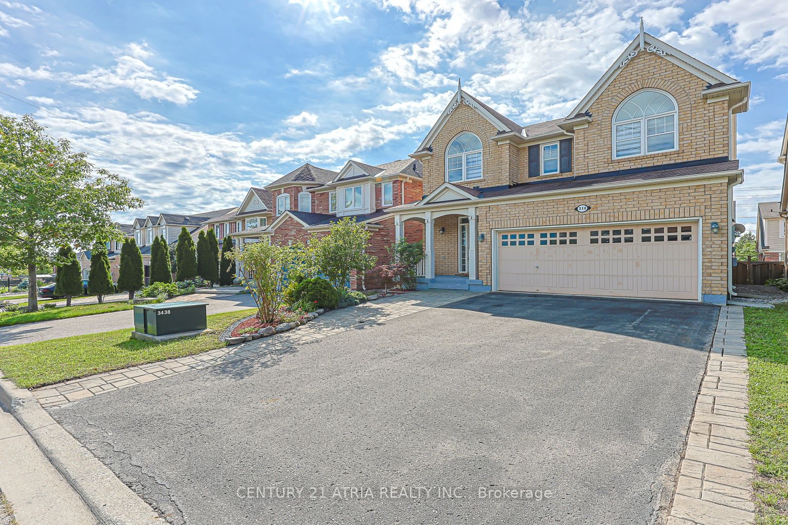 338 Carlissa Run, Newmarket, ON L3X 3J9 photo 3