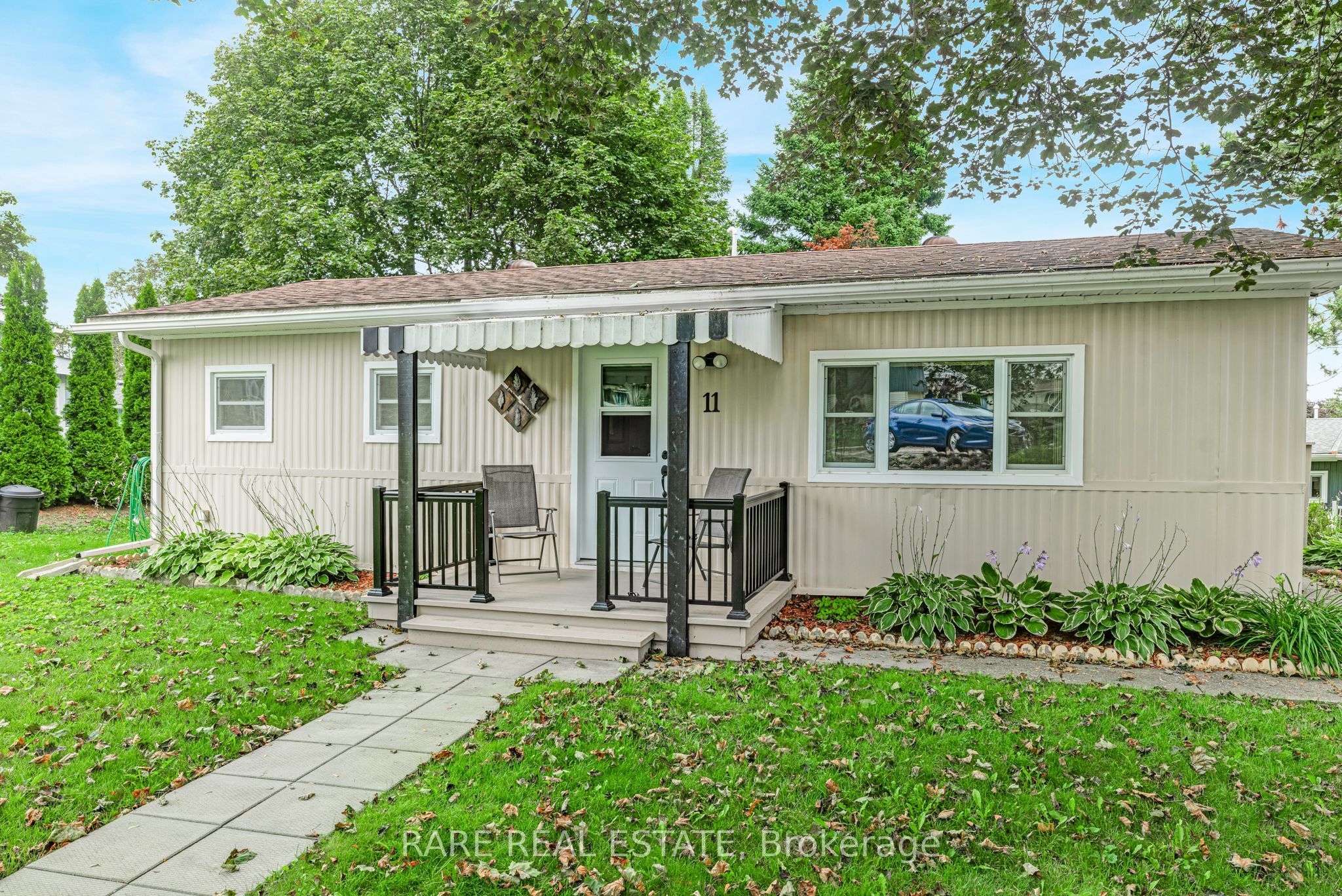 11 Hawthorne Drive, Innisfil, ON L9S 1P7