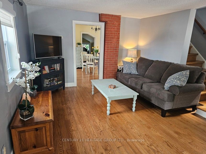 47 Denne Boulevard, Newmarket, ON L3Y 4H5 photo 3