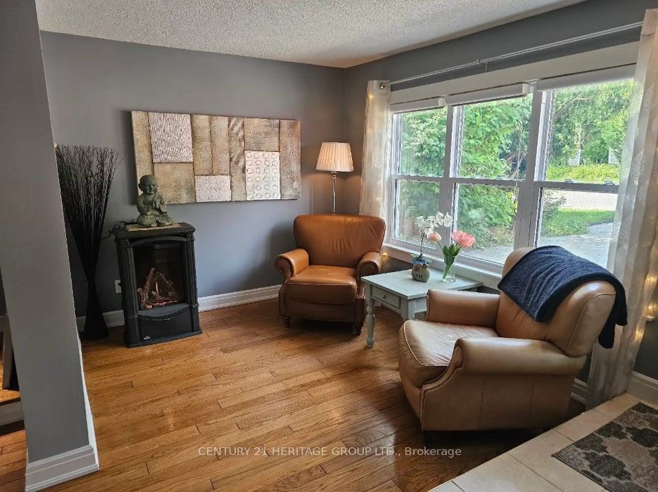 47 Denne Boulevard, Newmarket, ON L3Y 4H5 photo 5