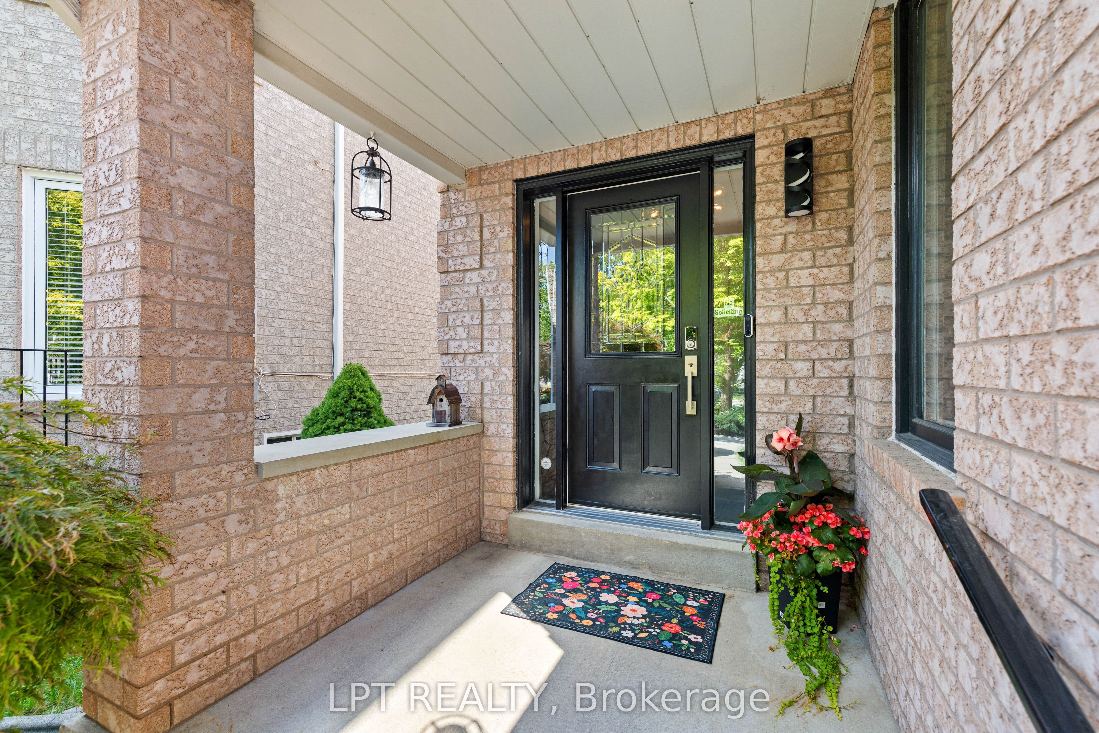 416 Flanagan Court, Newmarket, ON L3X 2E9 photo 5