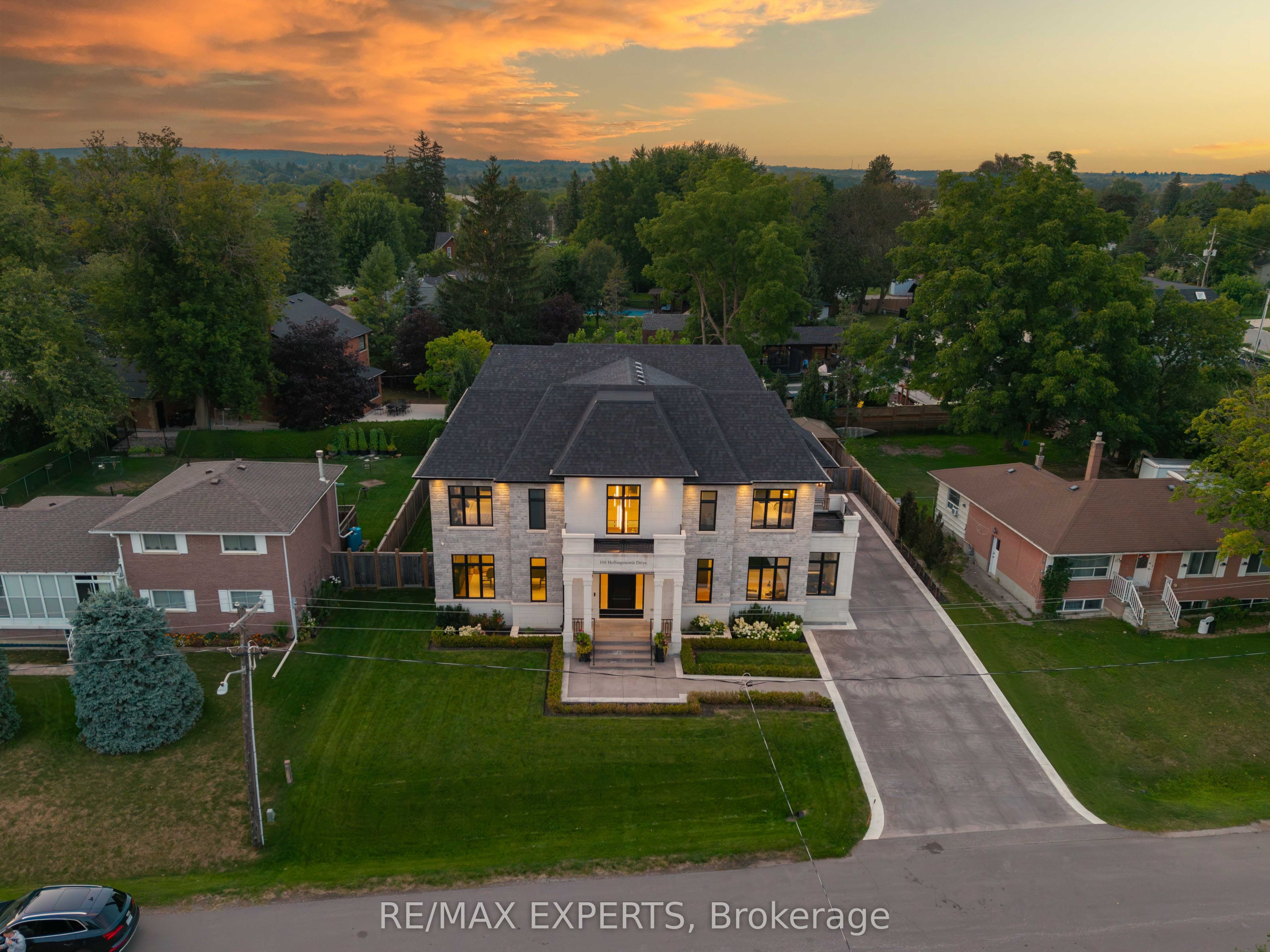 108 Hollingsworth Drive, King, ON L7B 1G4 photo 2