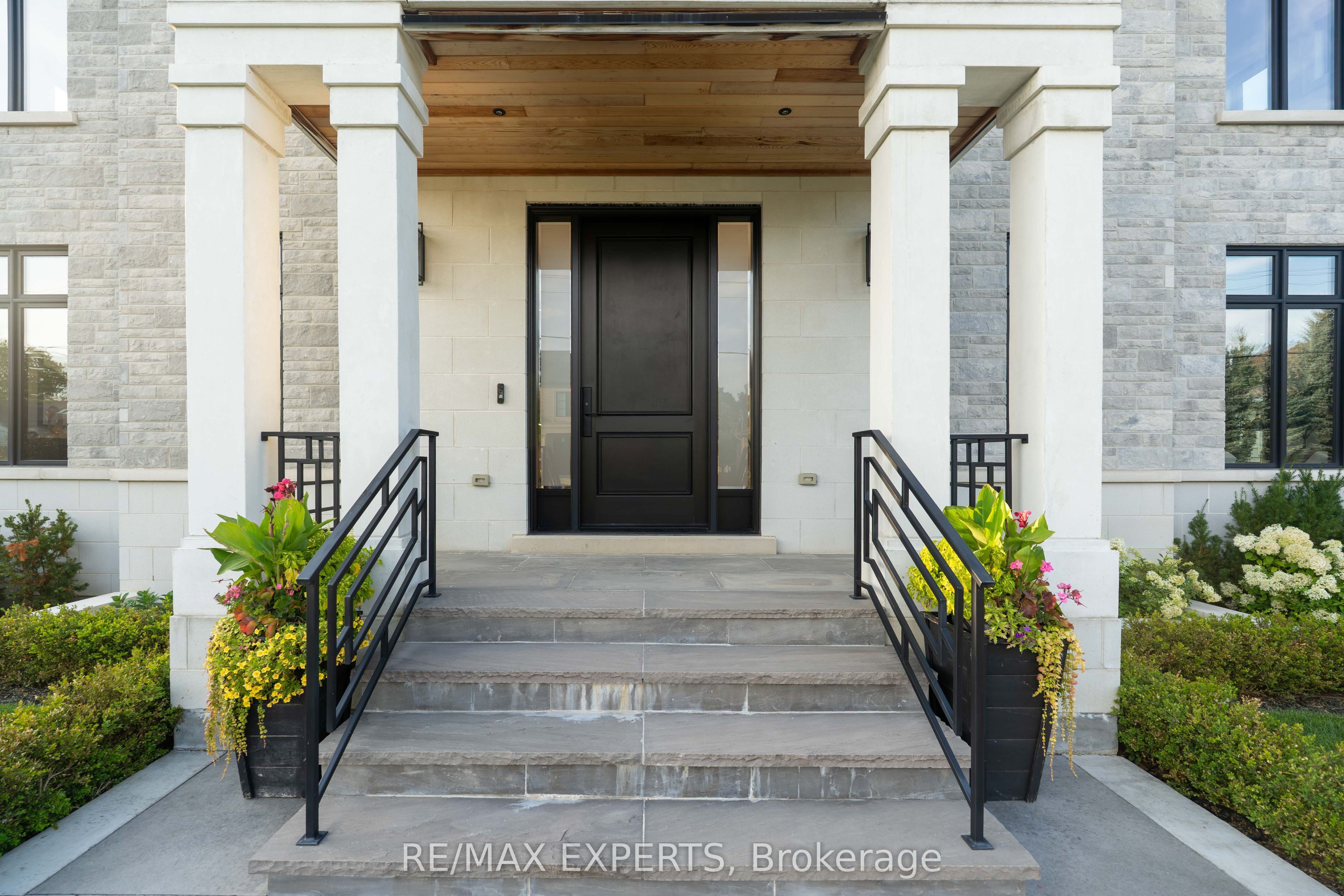 108 Hollingsworth Drive, King, ON L7B 1G4 photo 4
