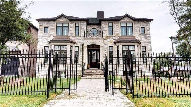 18 Parker Avenue, Richmond Hill, ON L4E 2W5