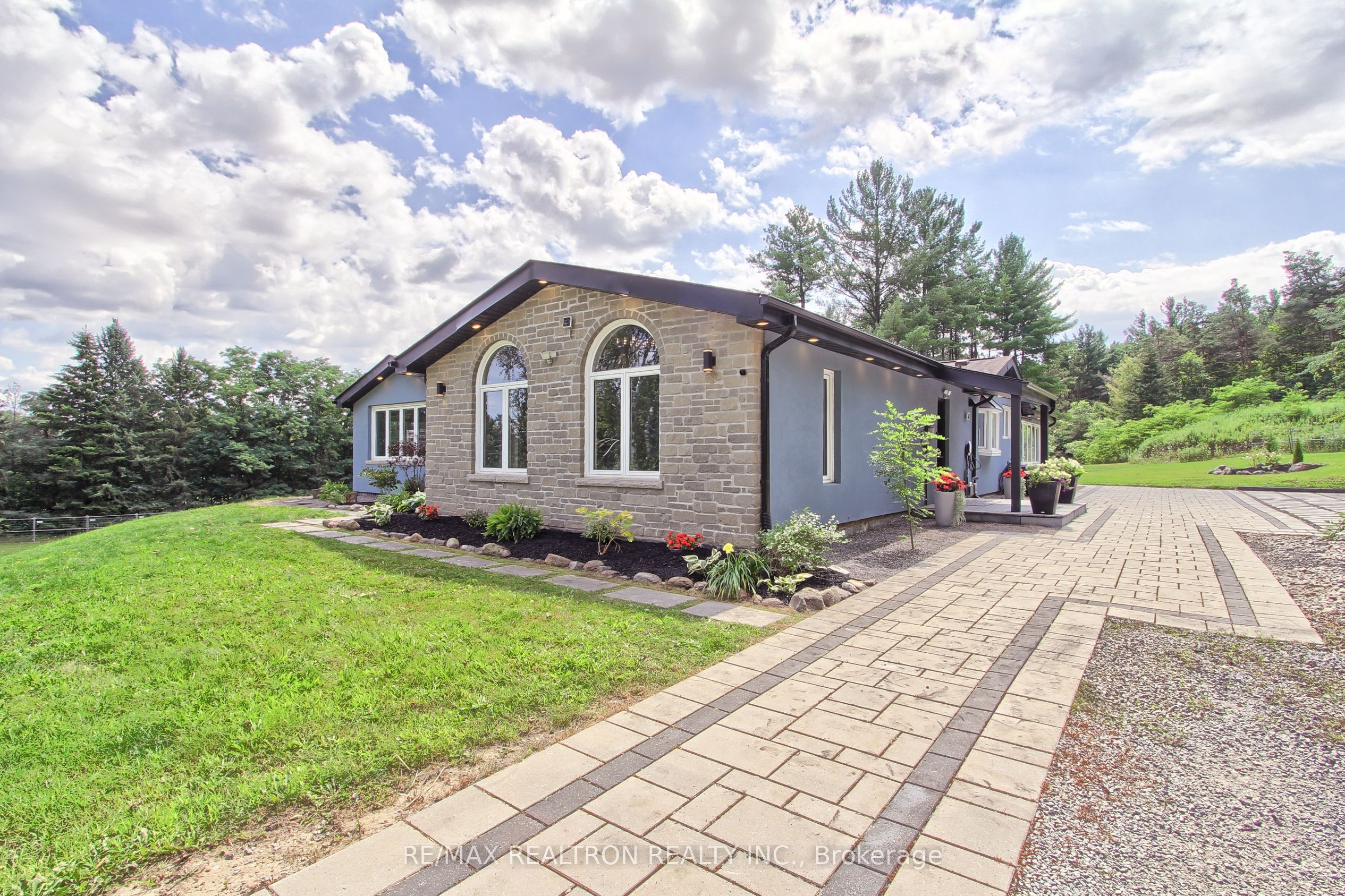 3433 Mount Albert Road, East Gwillimbury, ON L0G 1V0 photo 2