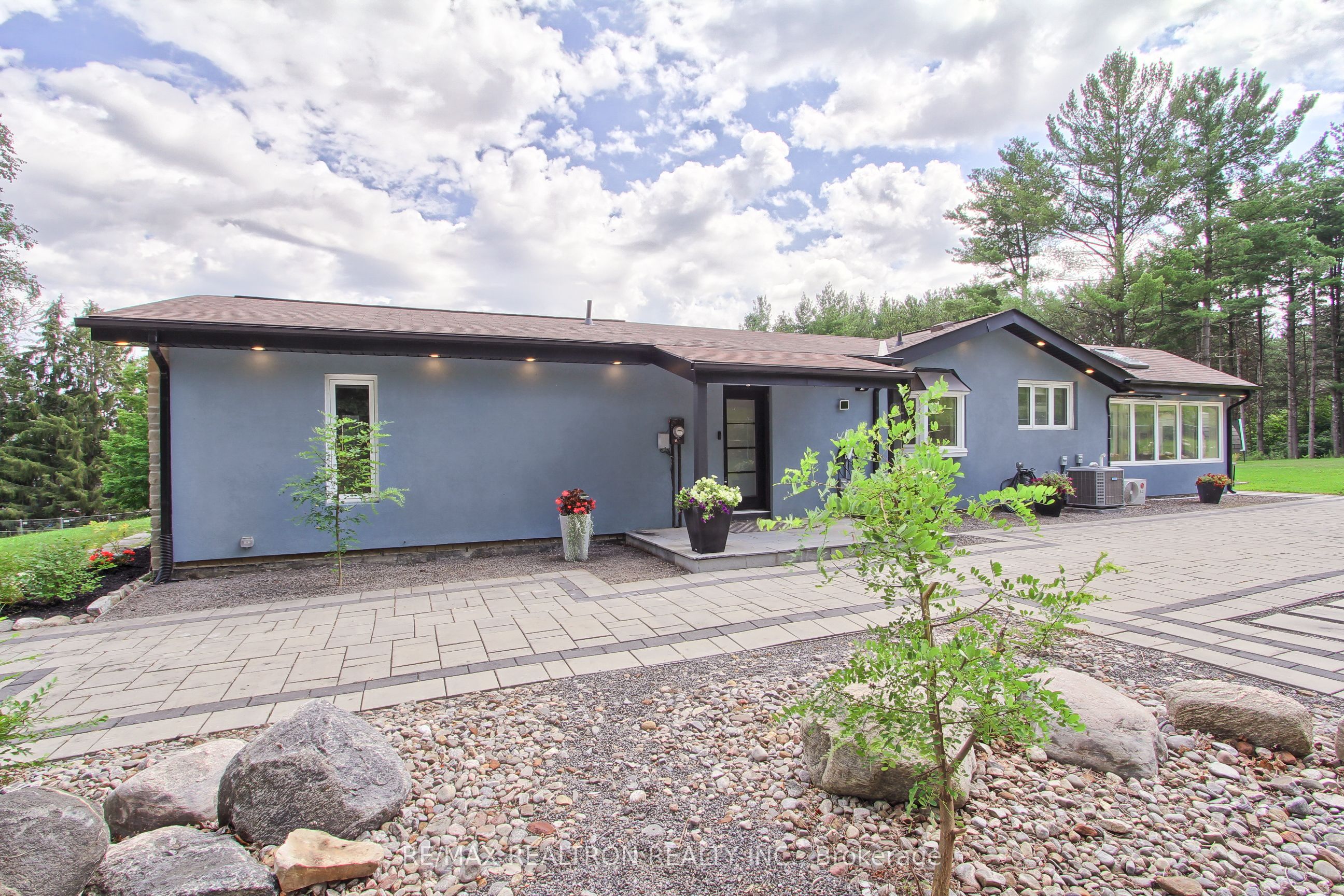 3433 Mount Albert Road, East Gwillimbury, ON L0G 1V0 photo 3