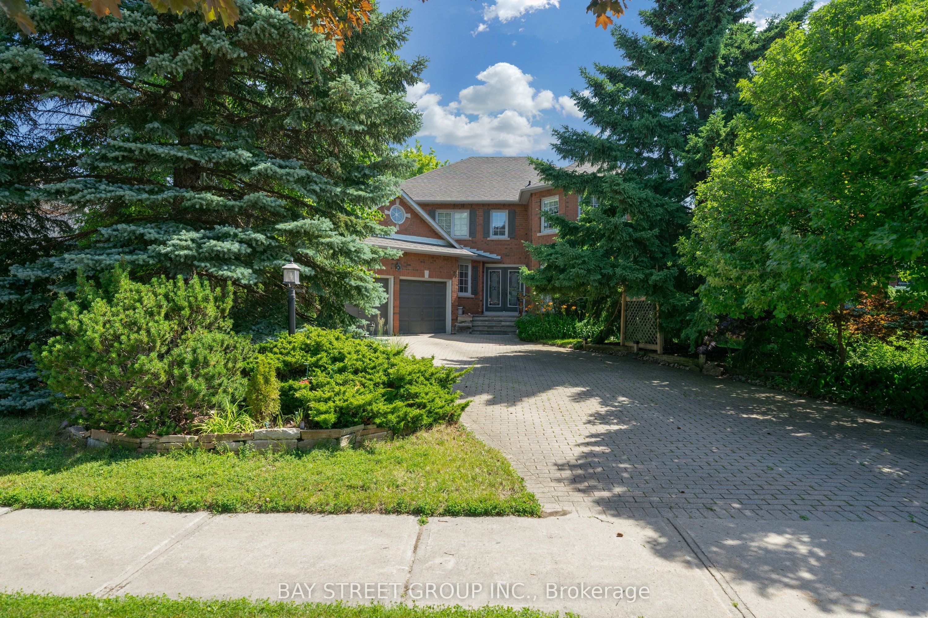 53 Strathearn Avenue, Richmond Hill, ON L4B 2Y9 photo 2