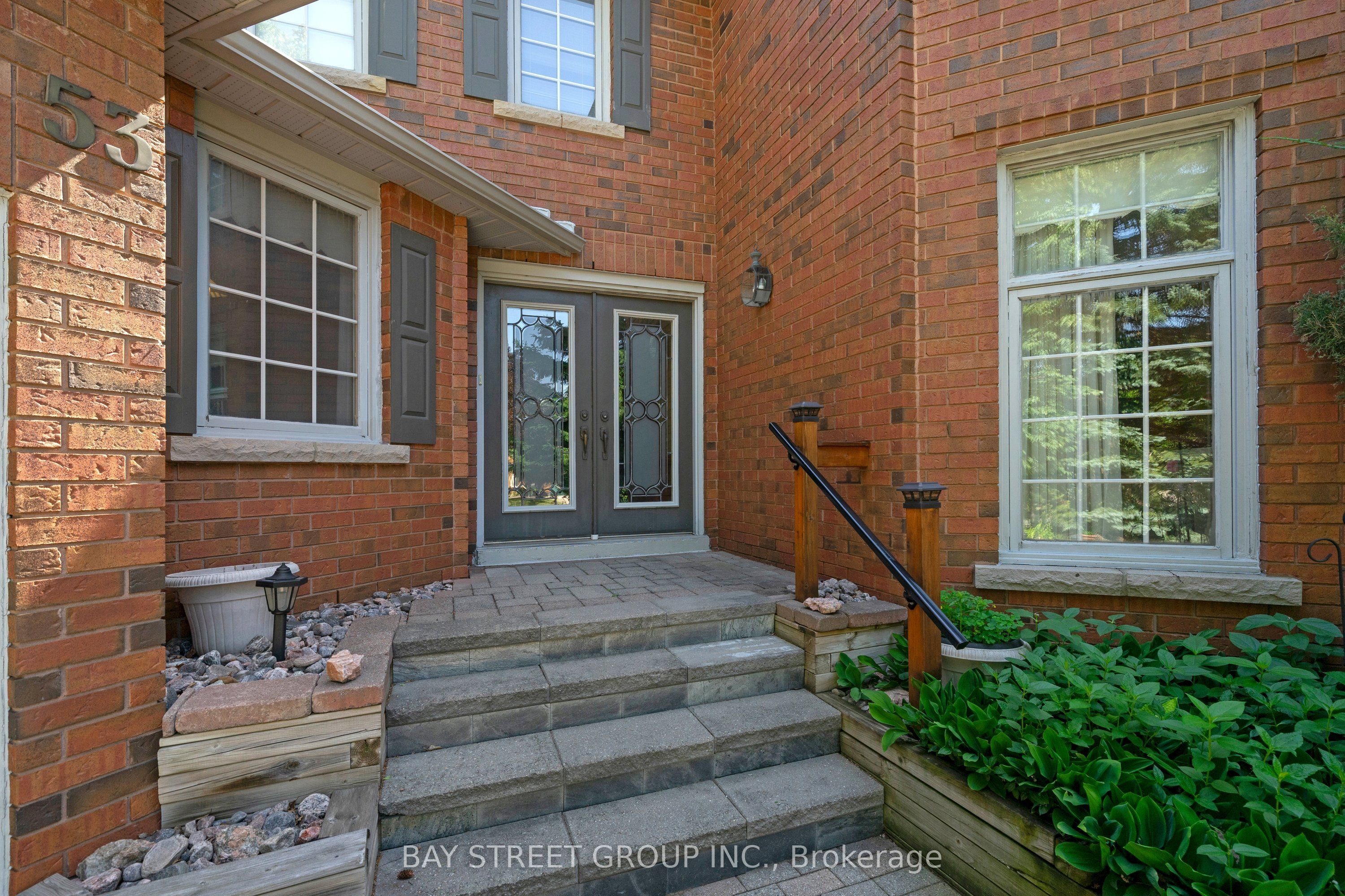 53 Strathearn Avenue, Richmond Hill, ON L4B 2Y9 photo 3