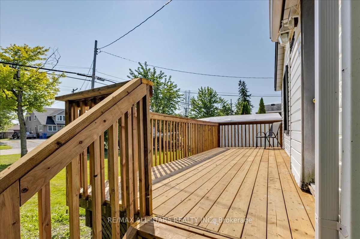 27182 Woodbine Avenue, Georgina, ON L4P 3E9 photo 3