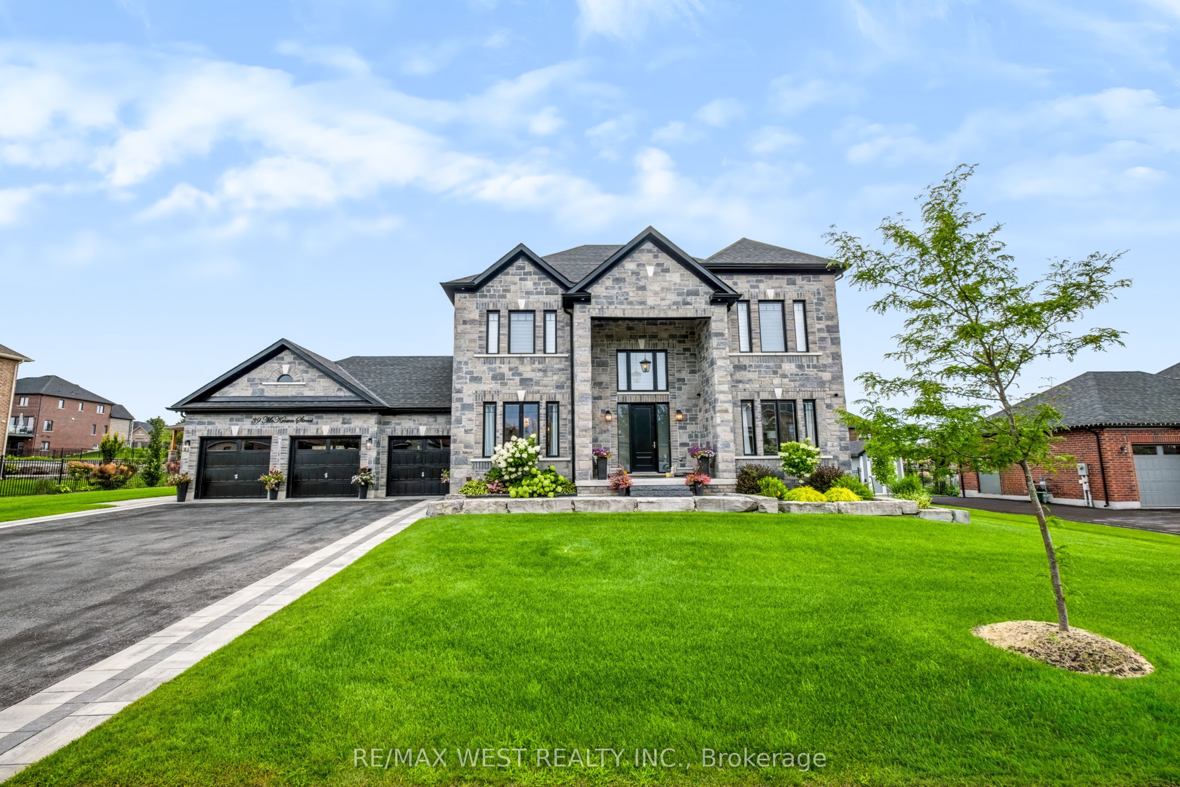 39 Mckeown Street, Essa, ON L0L 2N0