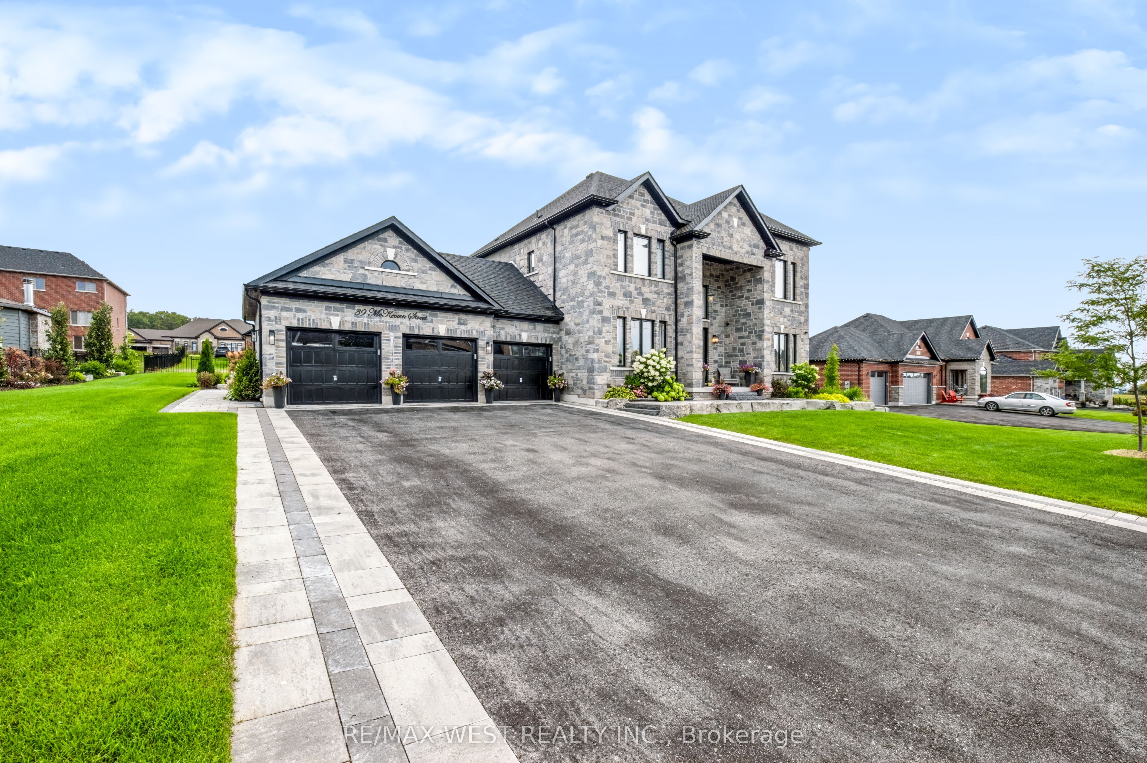 39 Mckeown Street, Essa, ON L0L 2N0 photo 2