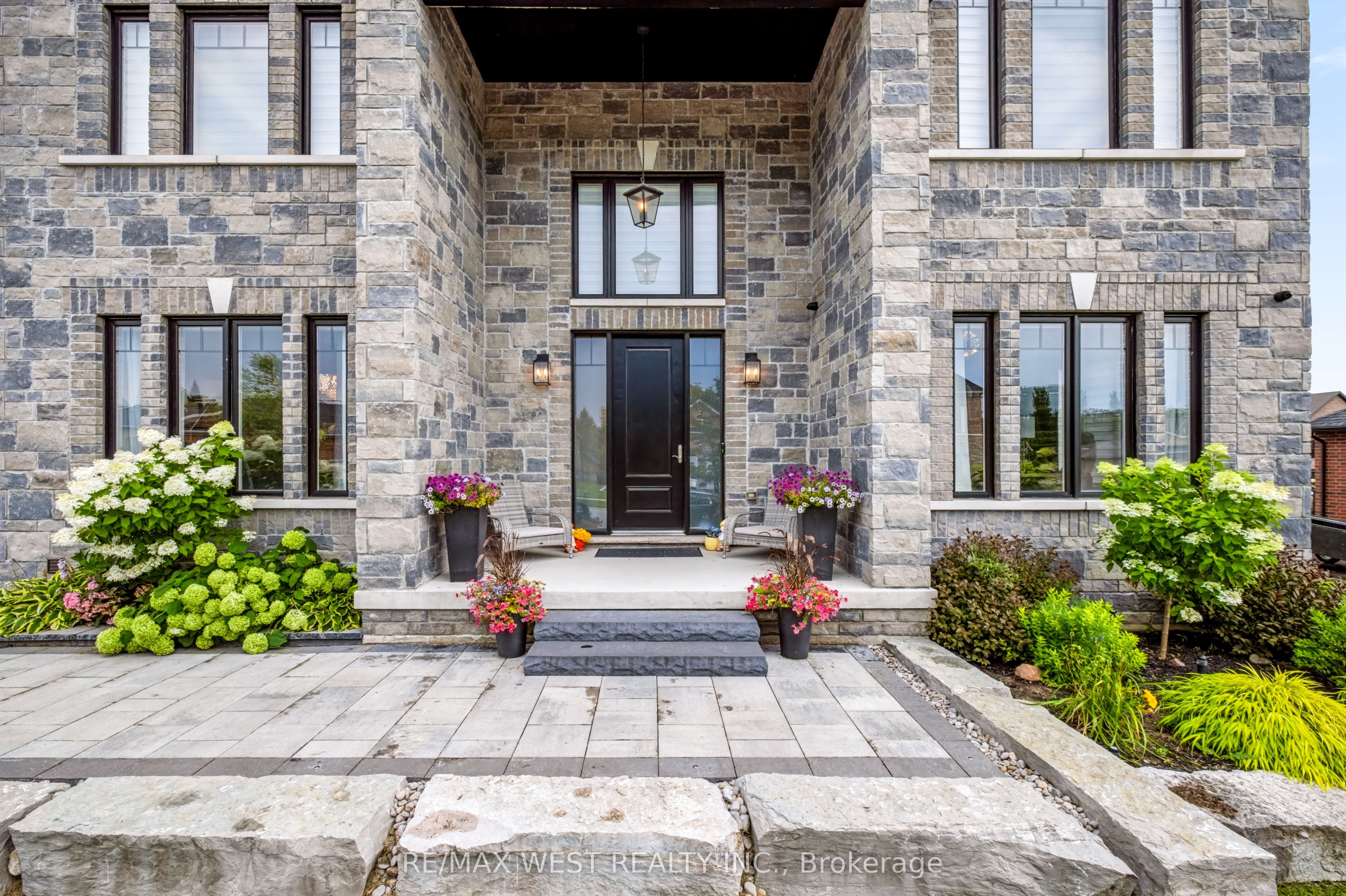 39 Mckeown Street, Essa, ON L0L 2N0 photo 4
