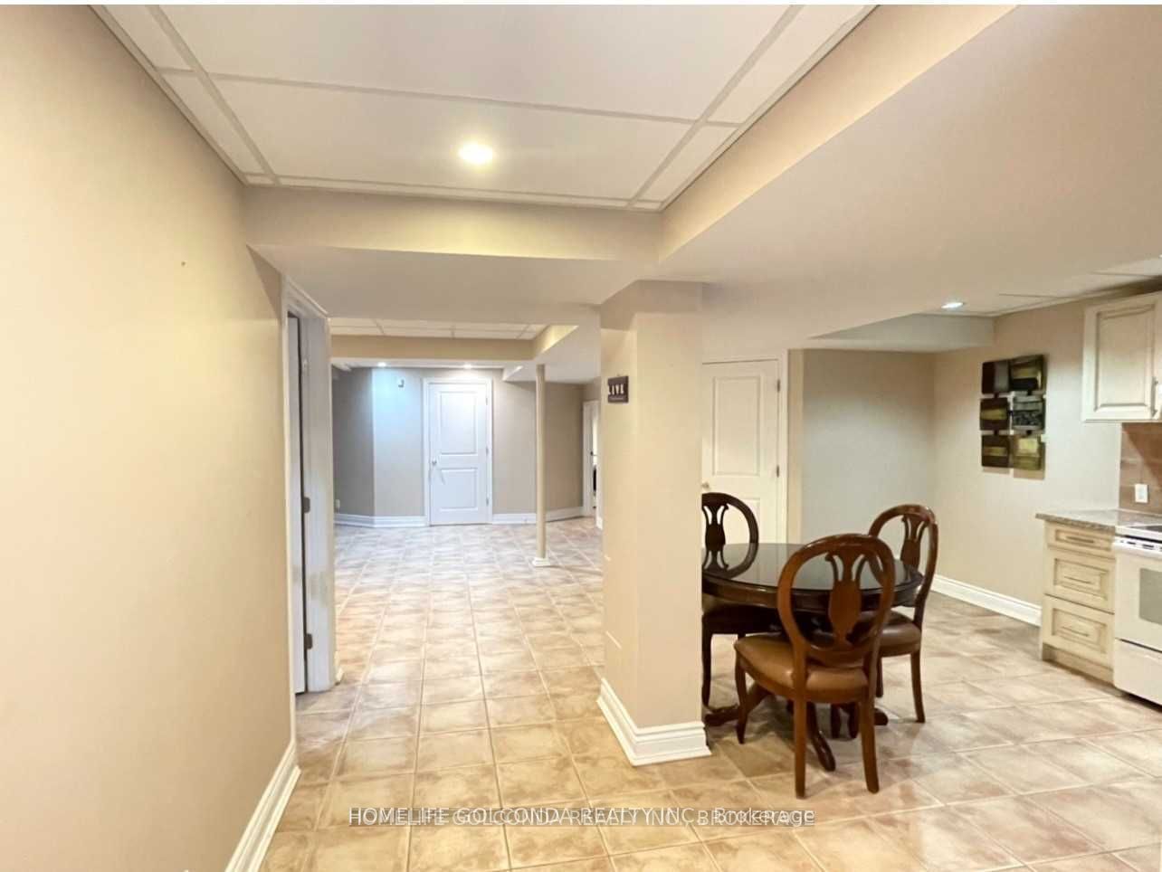 33 Hammerstone Crescent, Vaughan, ON L4J 8B4 photo 3