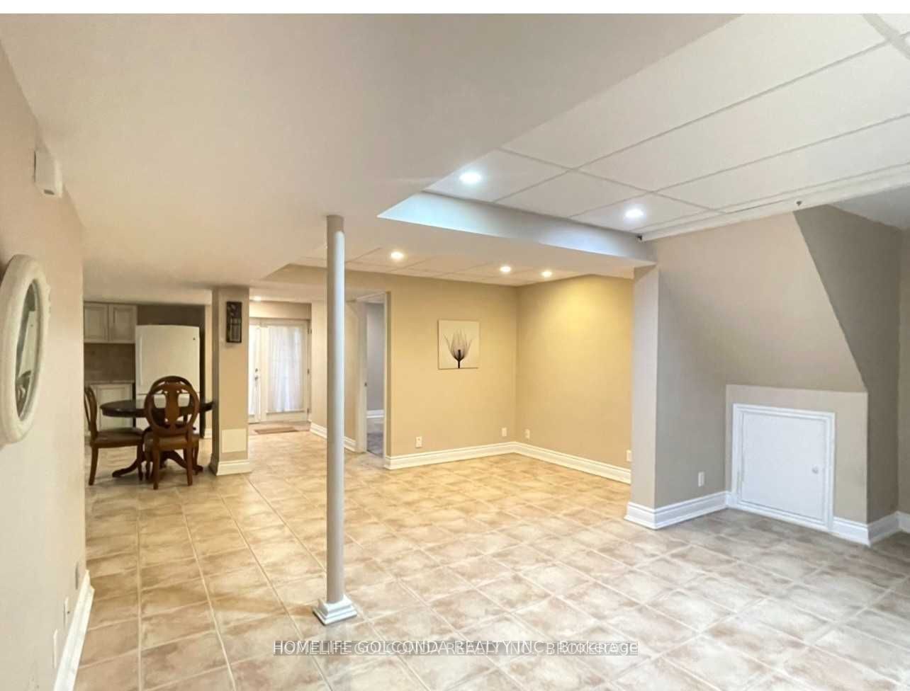 33 Hammerstone Crescent, Vaughan, ON L4J 8B4 photo 4