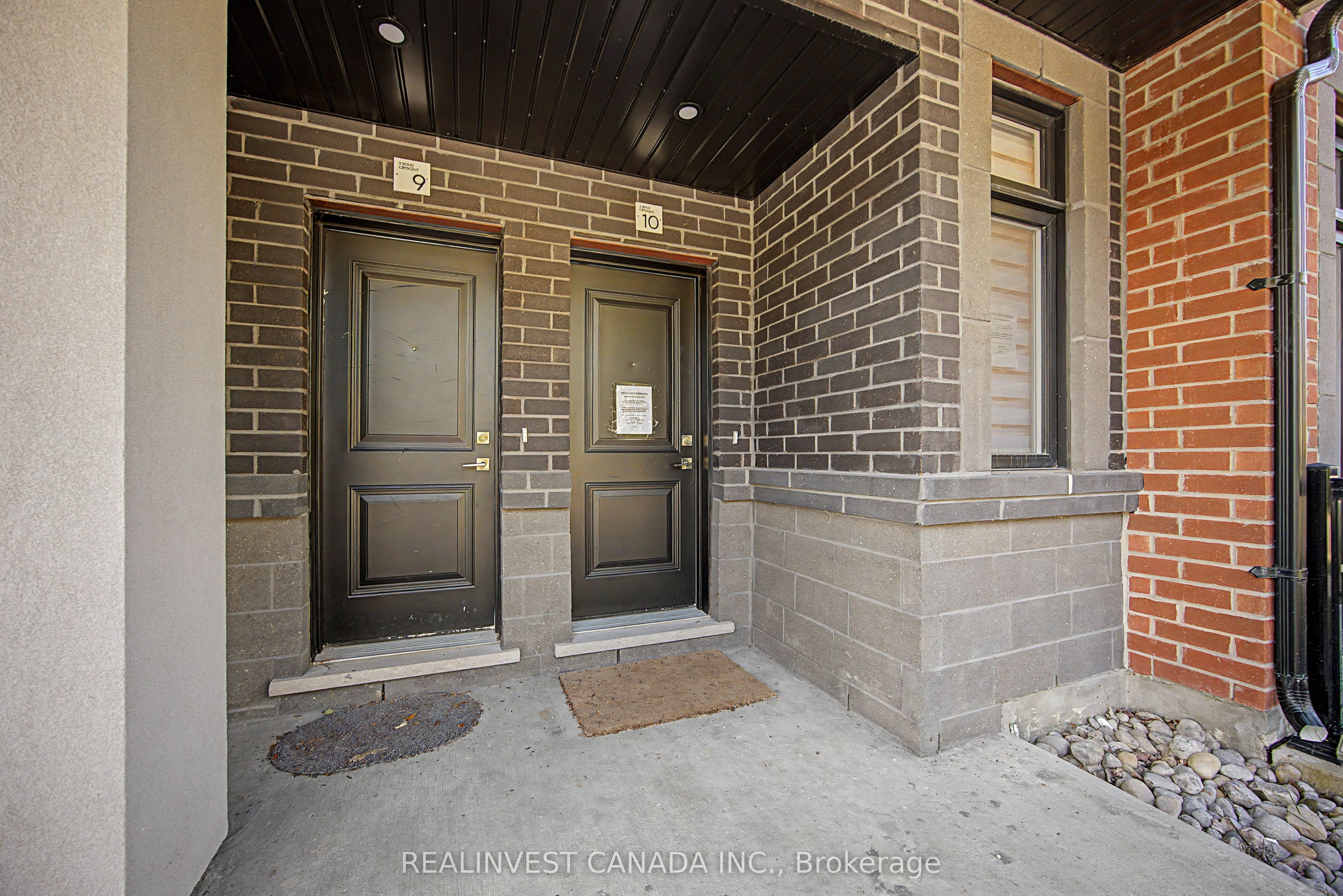 3 Bond Crescent 10, Richmond Hill, ON L4E 1J4 photo 2